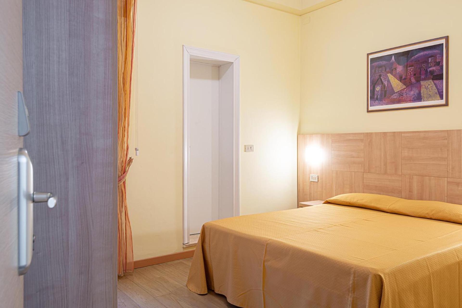 Standard Double or Twin Room - Photo 1