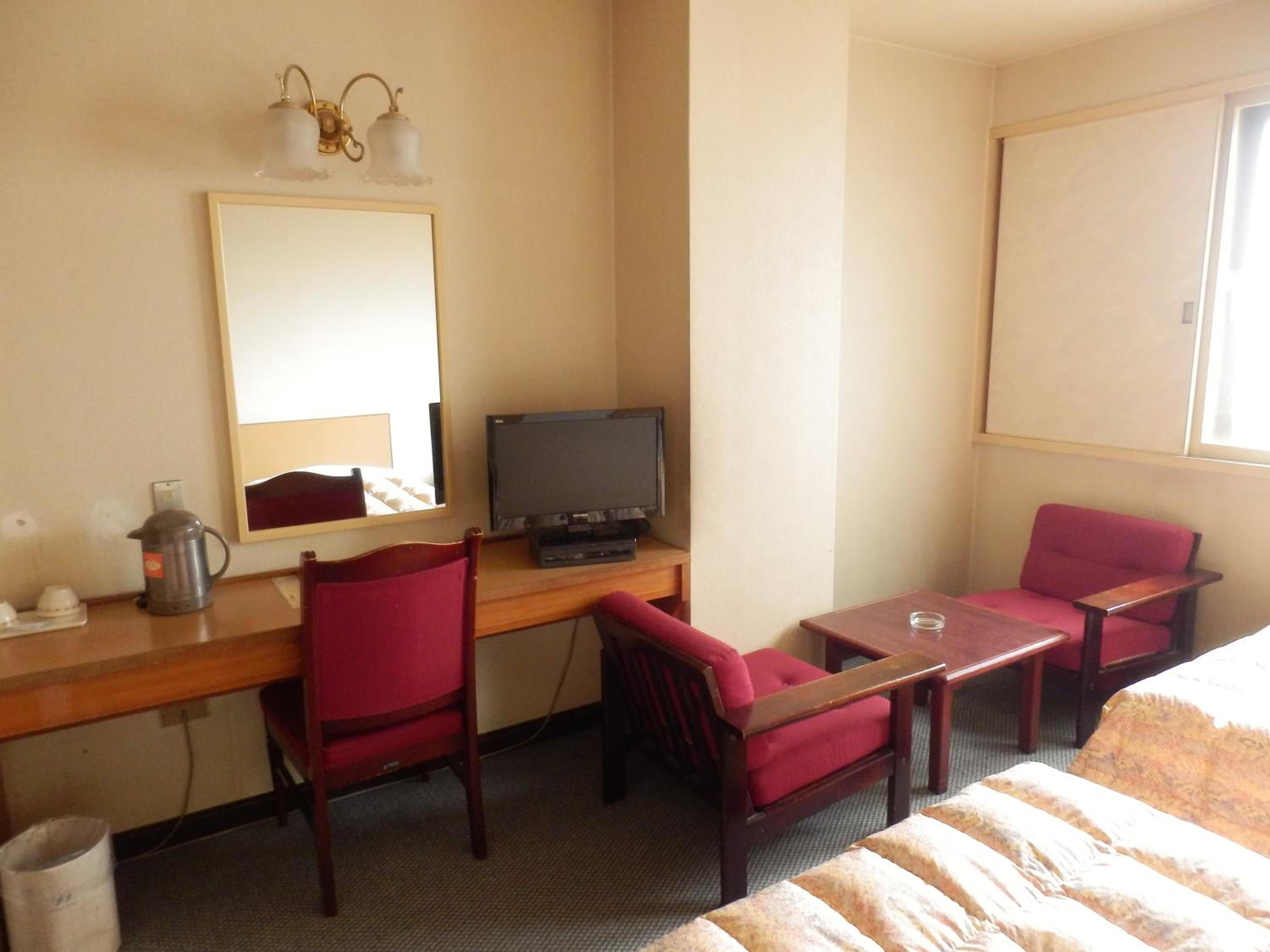 Economy Twin Room photo 3