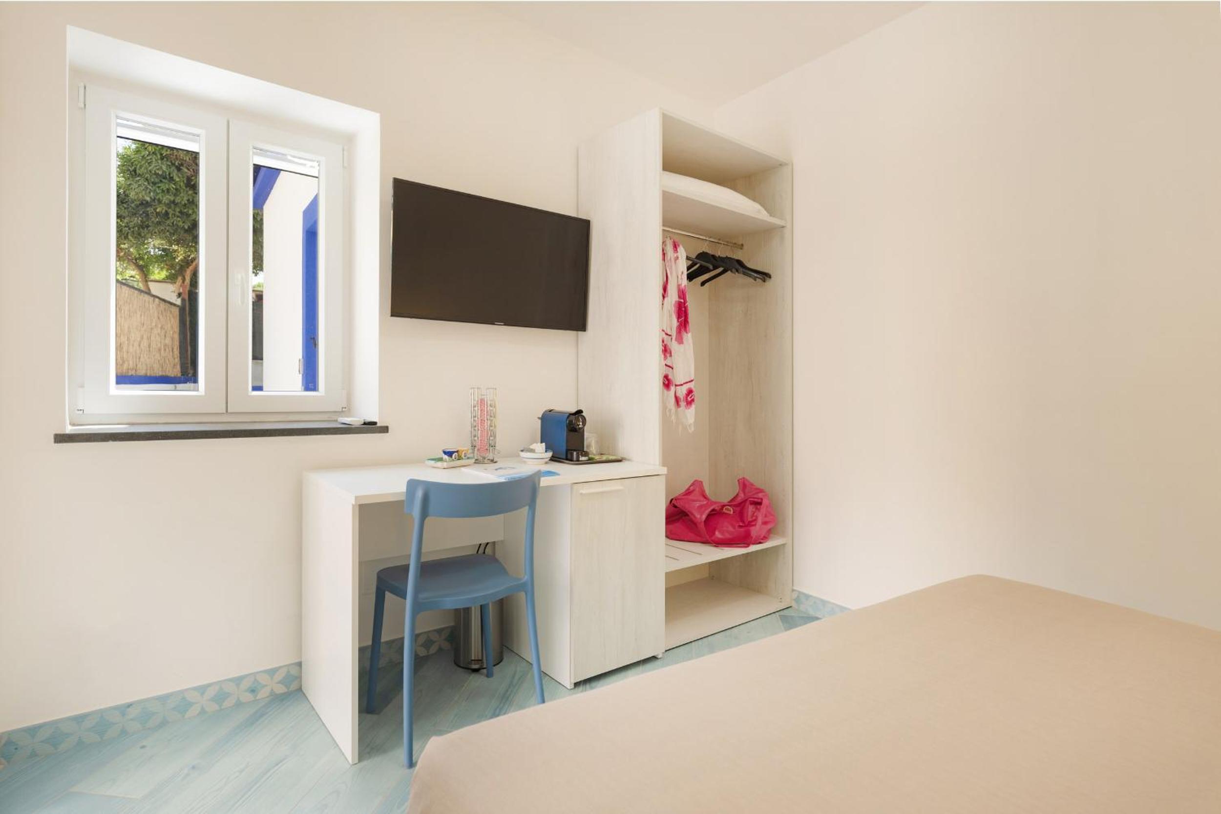 Double or Twin Room - Photo 19
