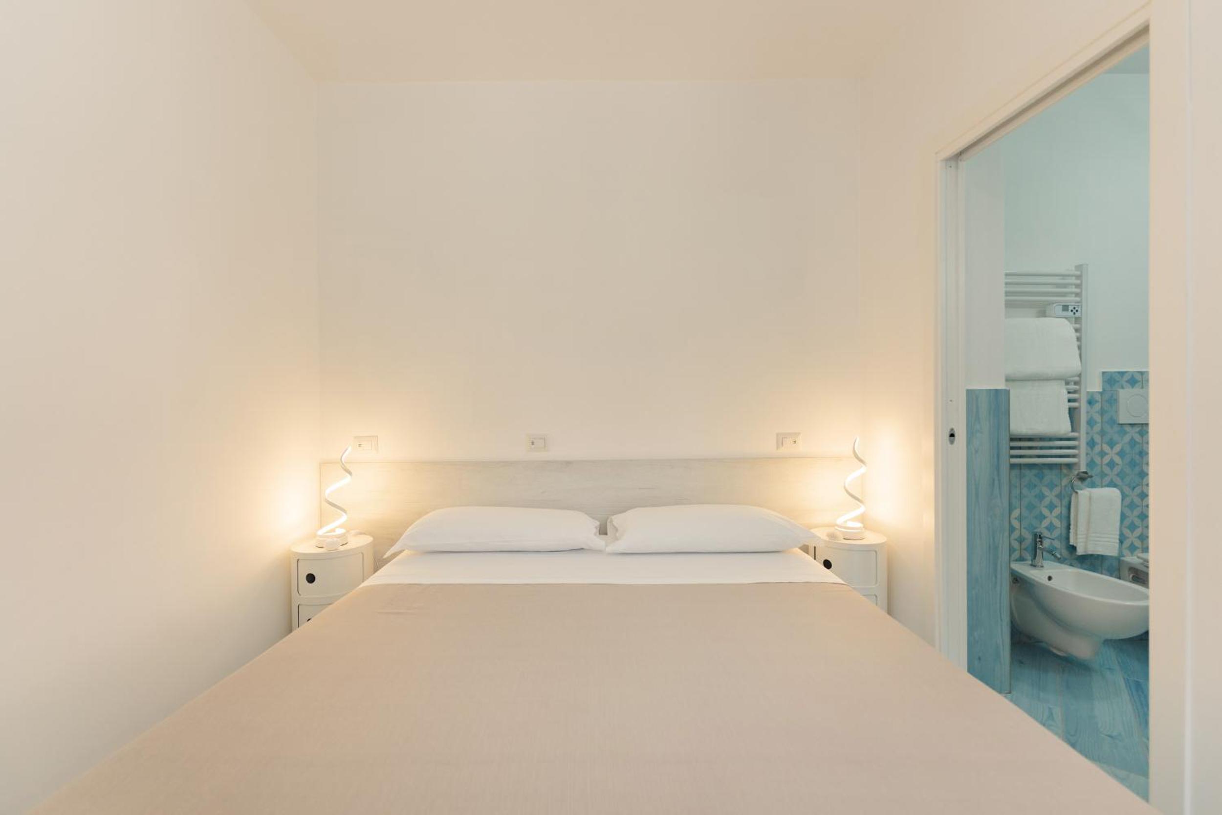 Double or Twin Room - Photo 20