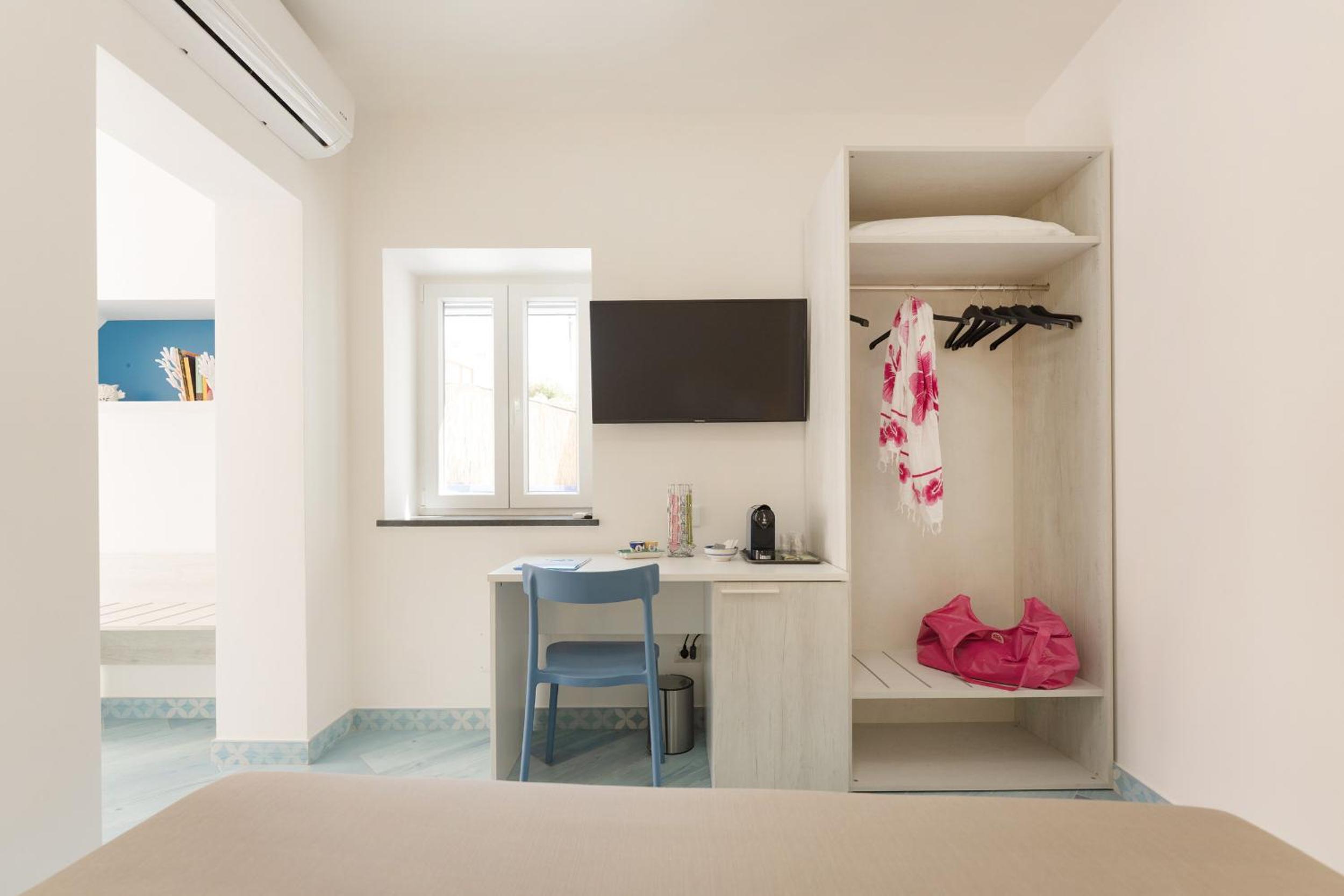Double or Twin Room - Photo 23