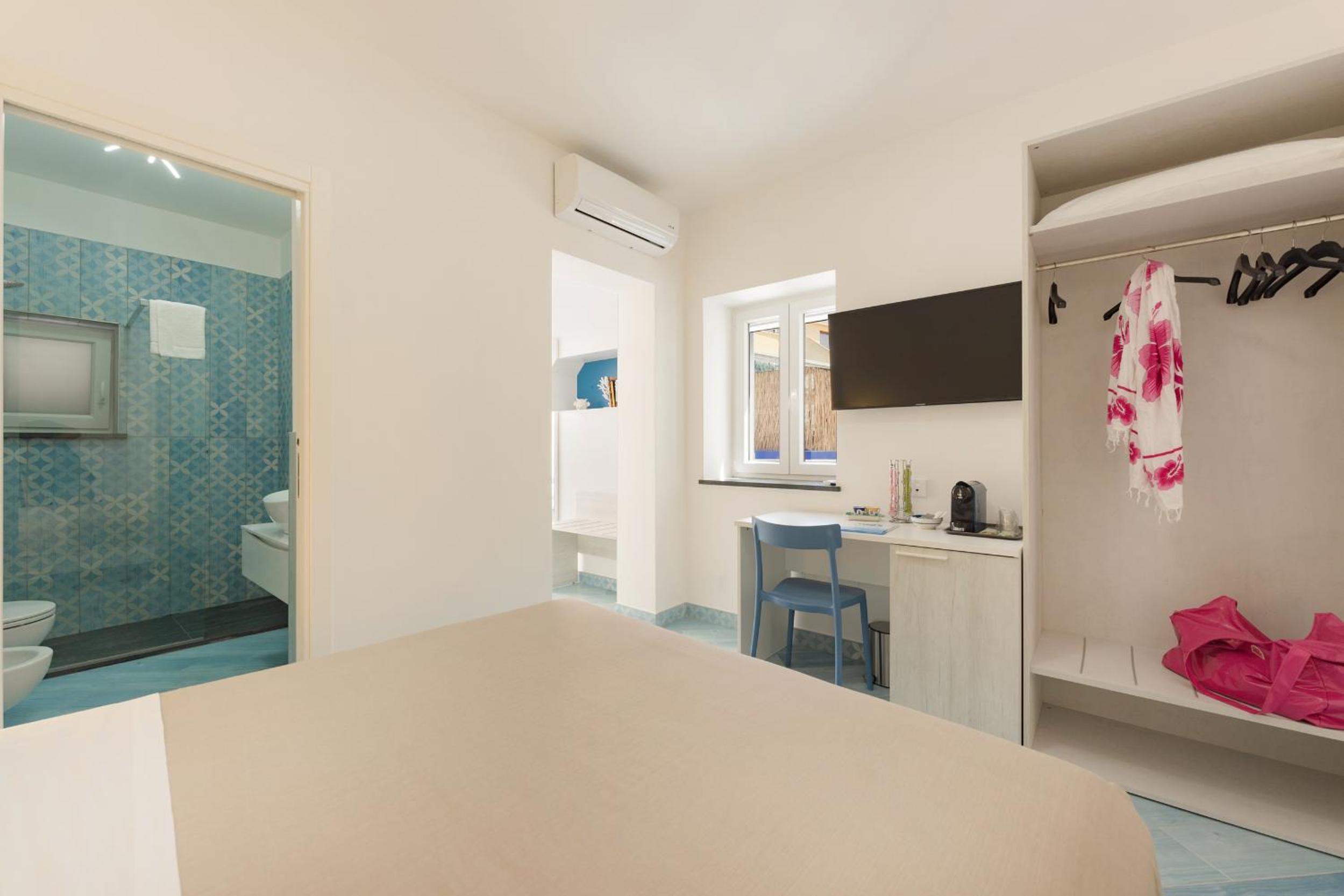 Double or Twin Room - Photo 24