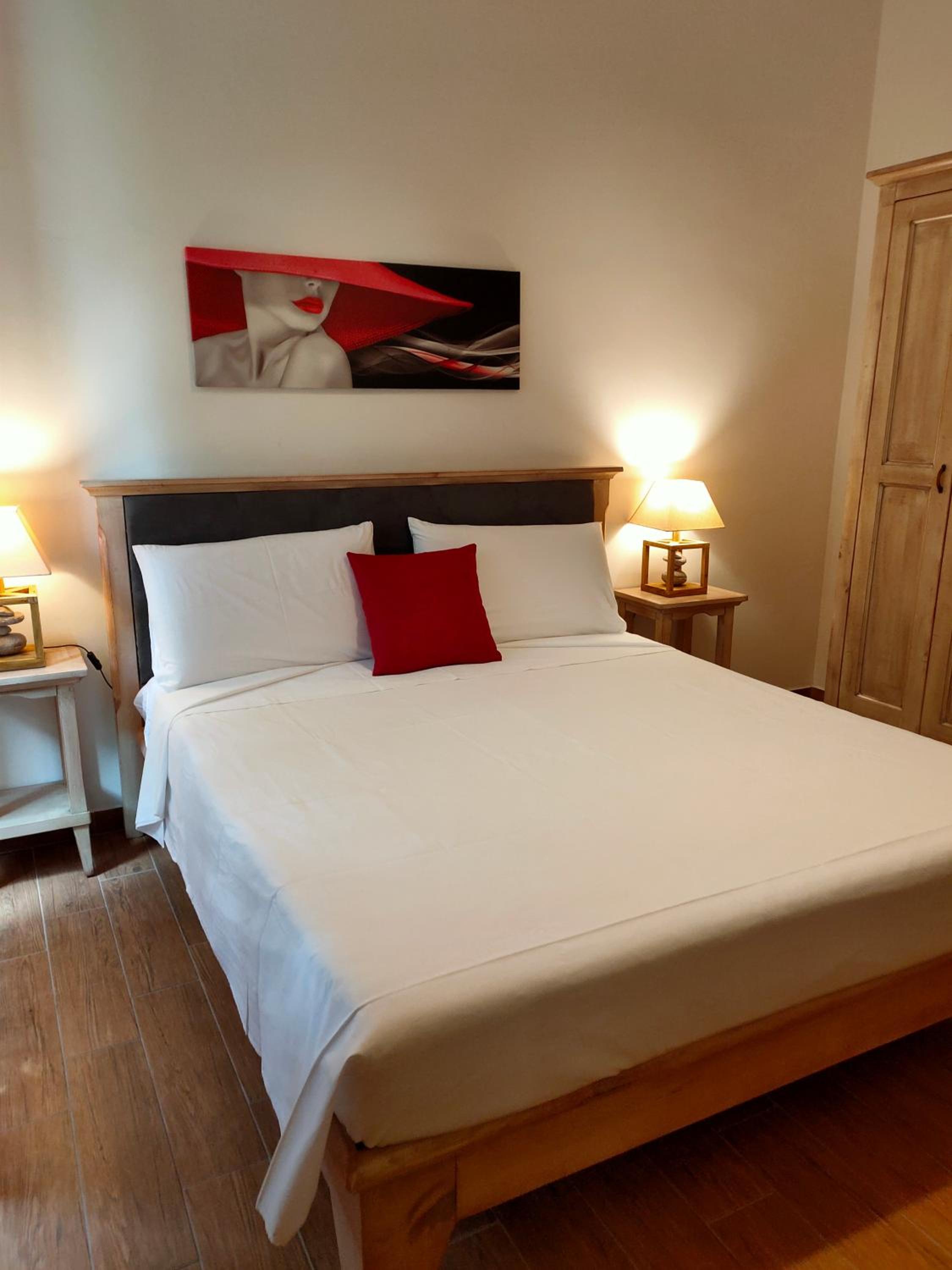 Double Room - Photo 11