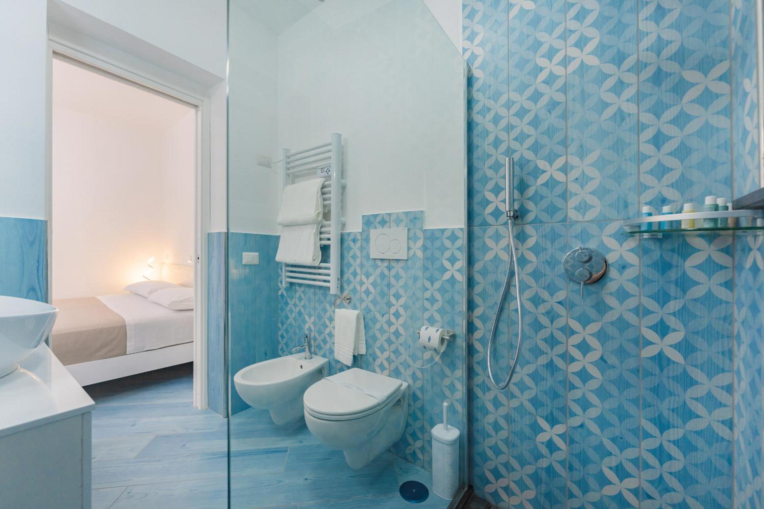 Double or Twin Room - Photo 7