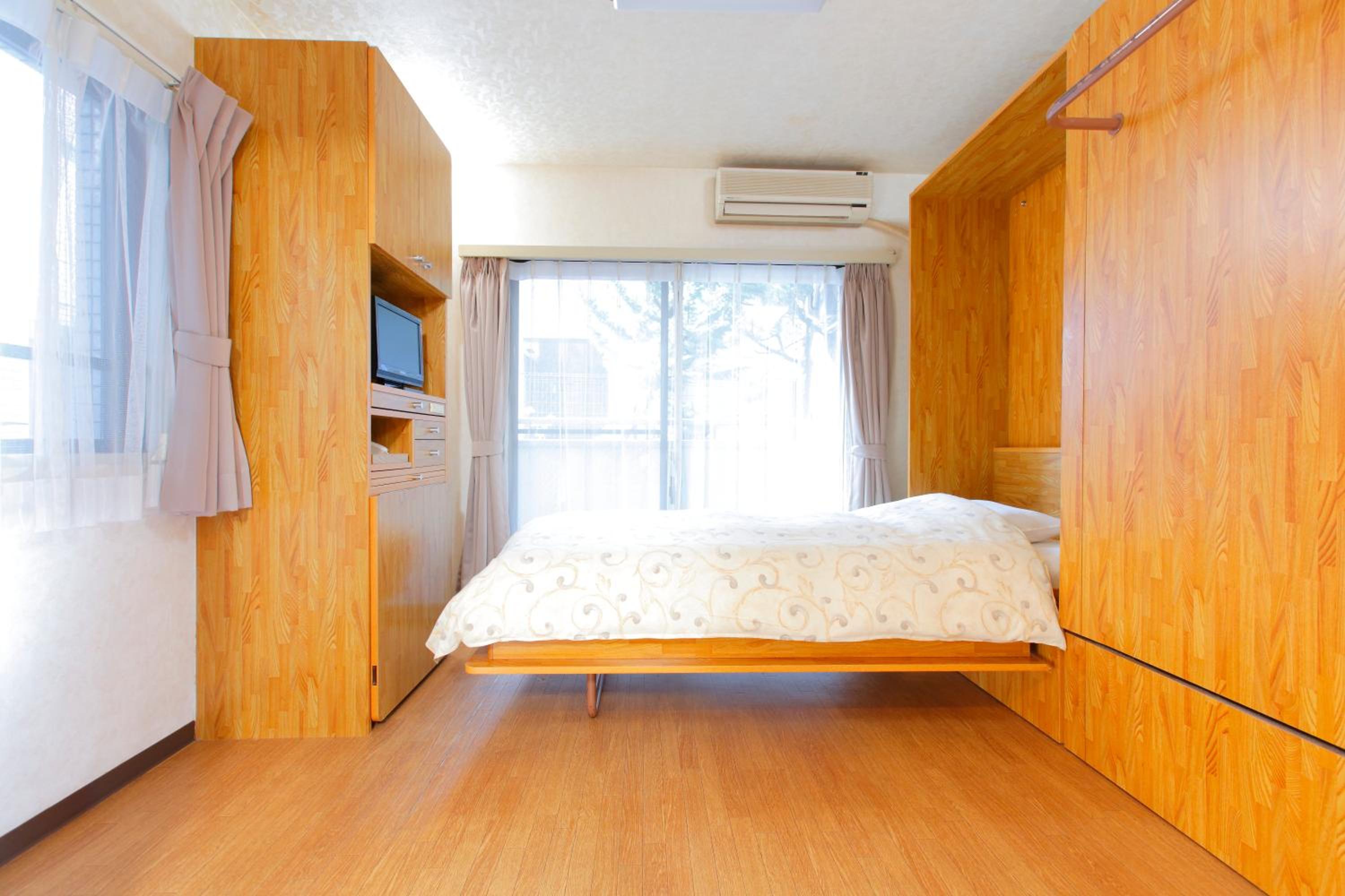 Twin Room - Smoking - House Keeping is Optional with Additional Cost photo 3