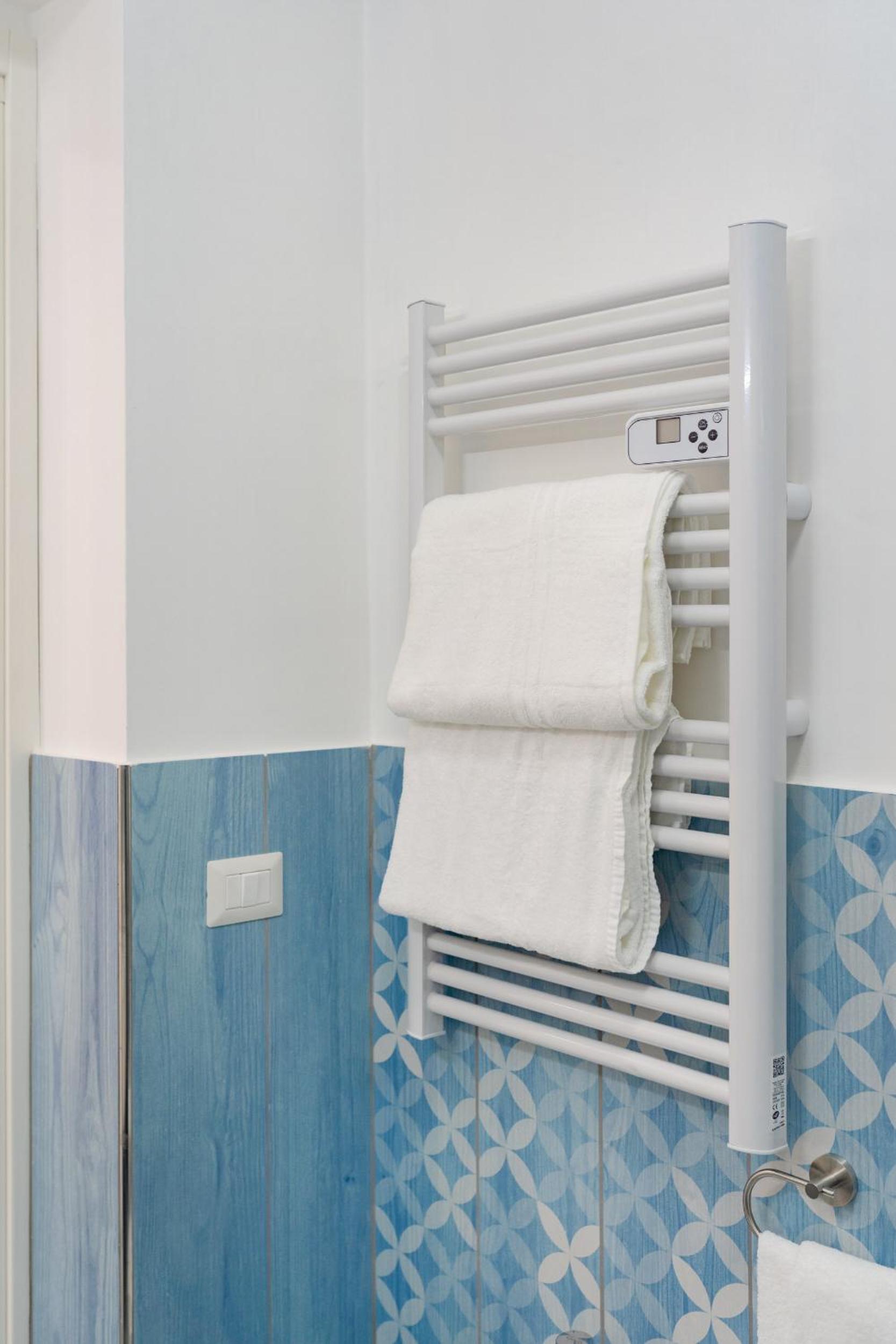 Double or Twin Room - Photo 8