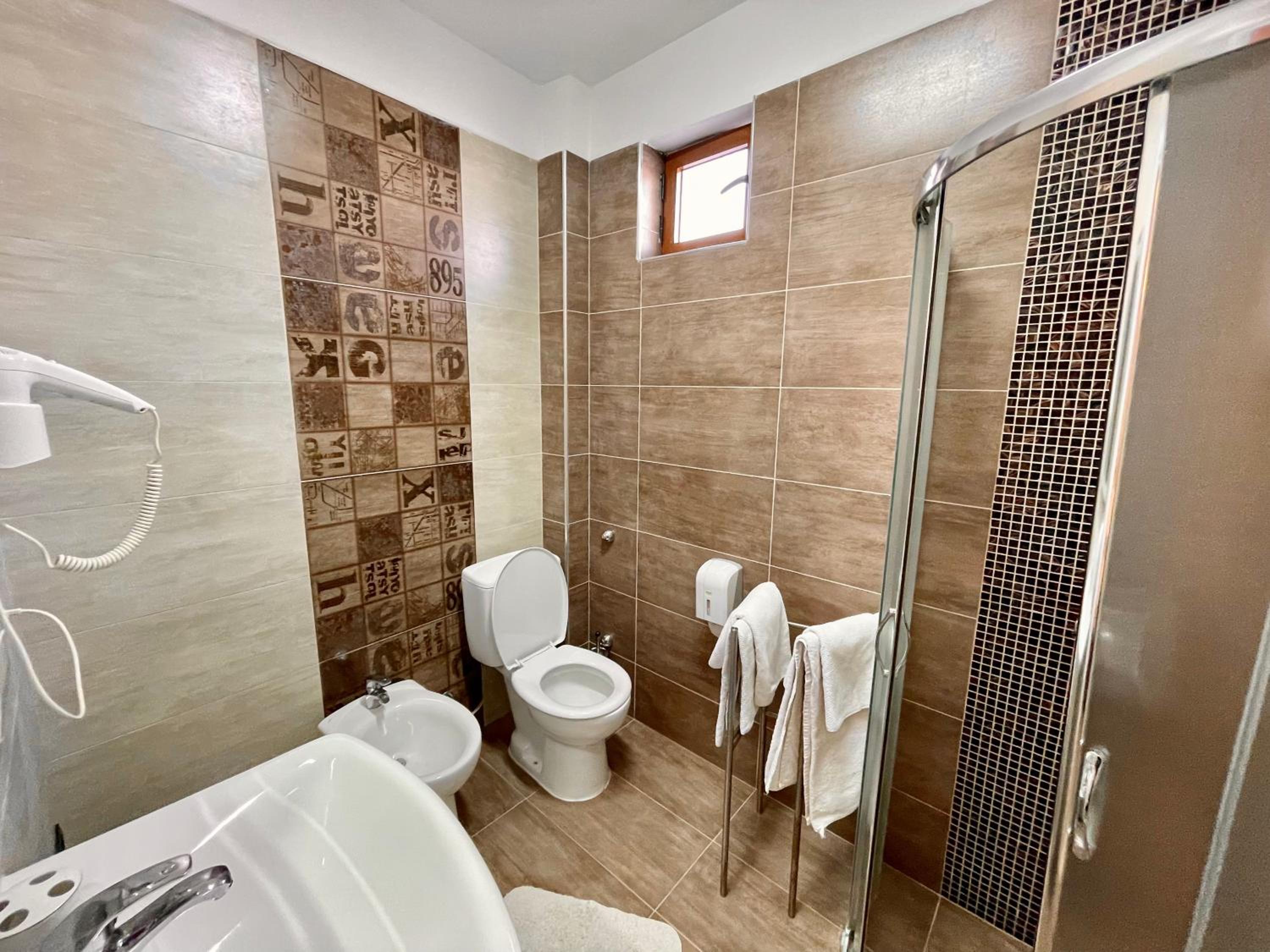 King Suite with Balcony photo 3