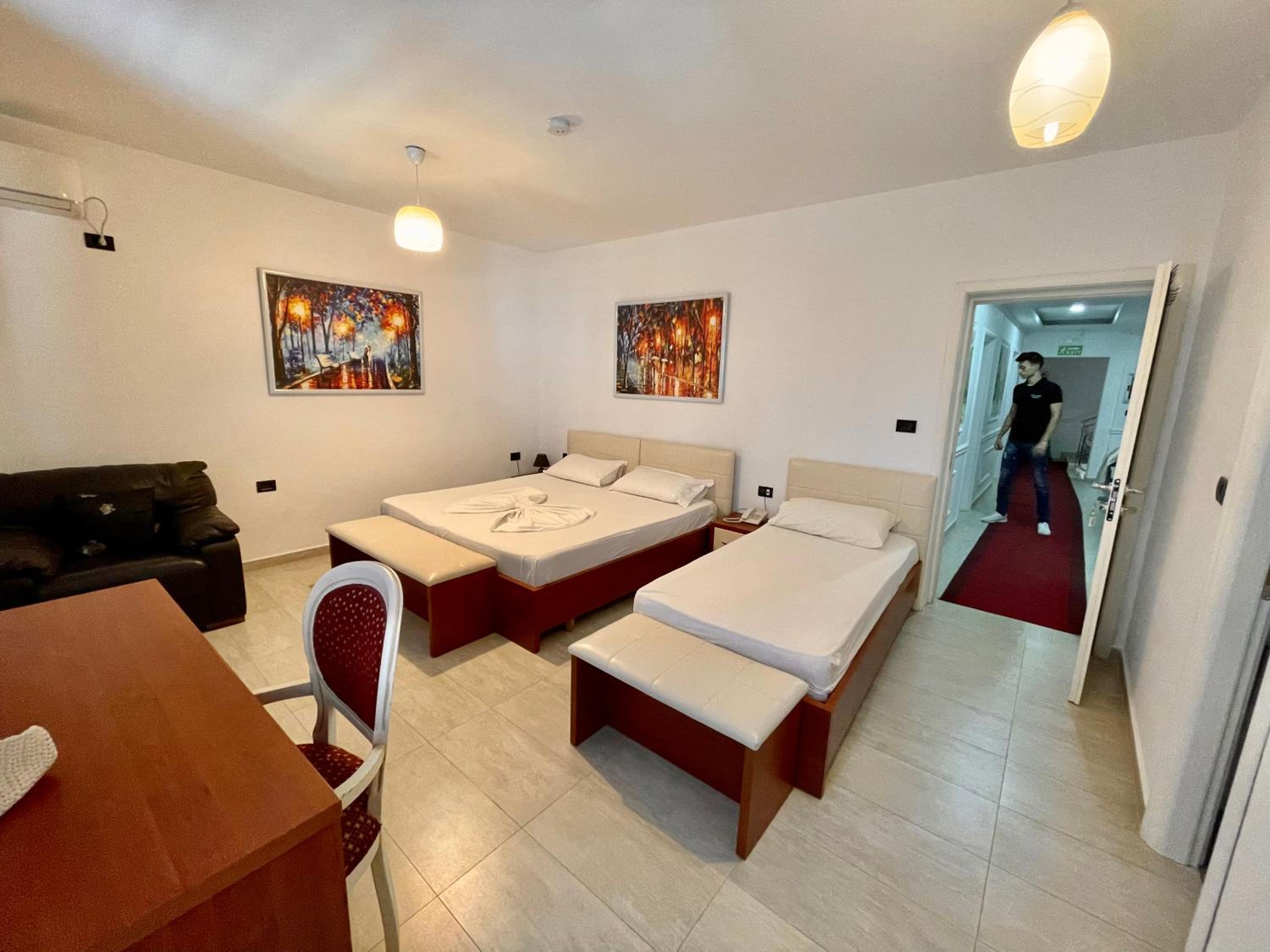 King Suite with Balcony photo 2
