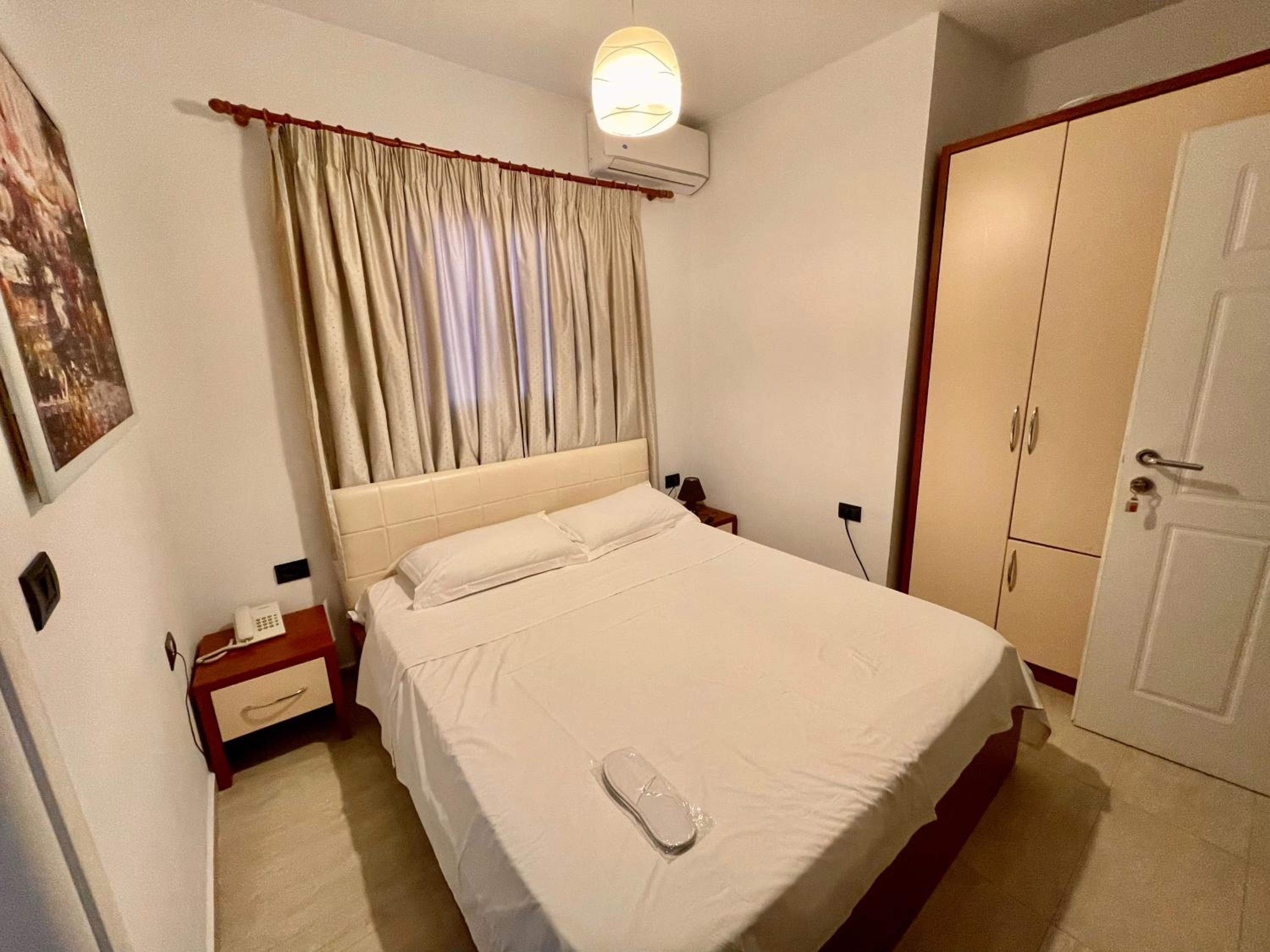 Double or Twin Room photo 3