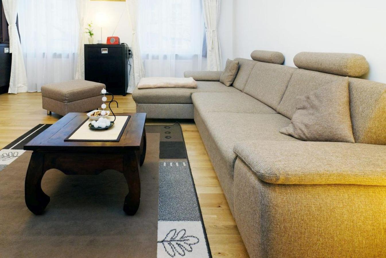 One-Bedroom Apartment photo 2