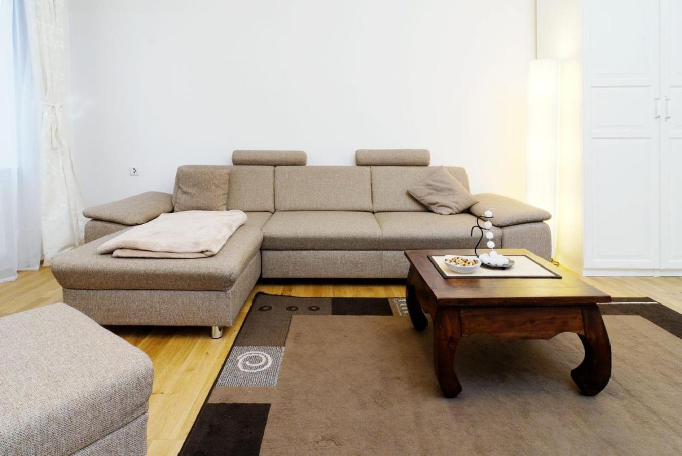 One-Bedroom Apartment photo 3