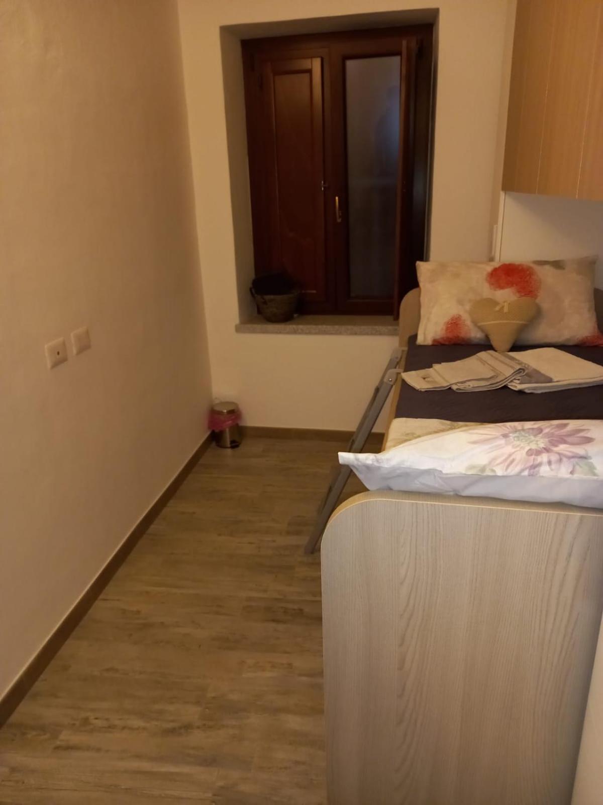 Twin Room with Private External Bathroom - Photo 6