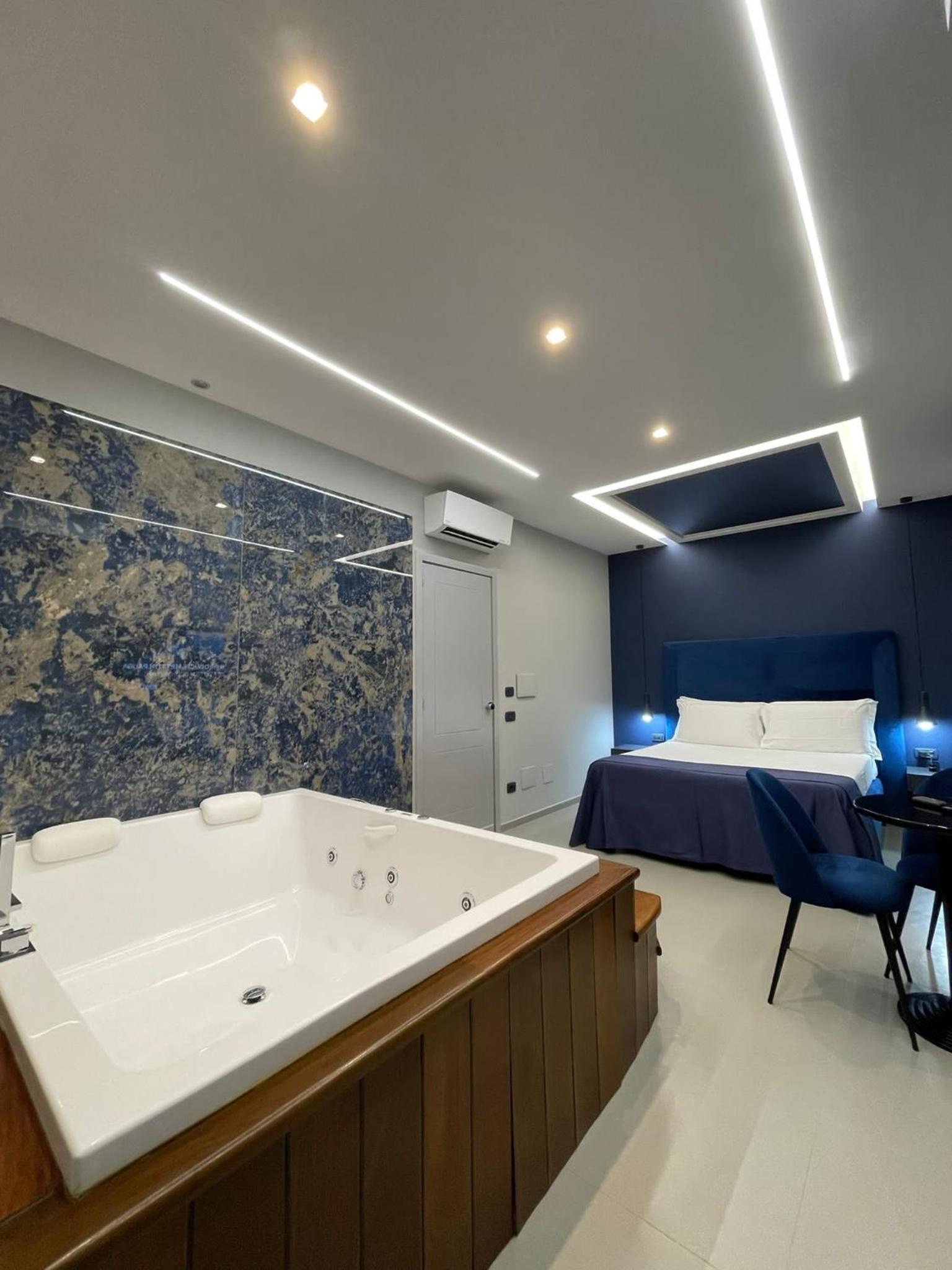 King Suite with Spa Bath