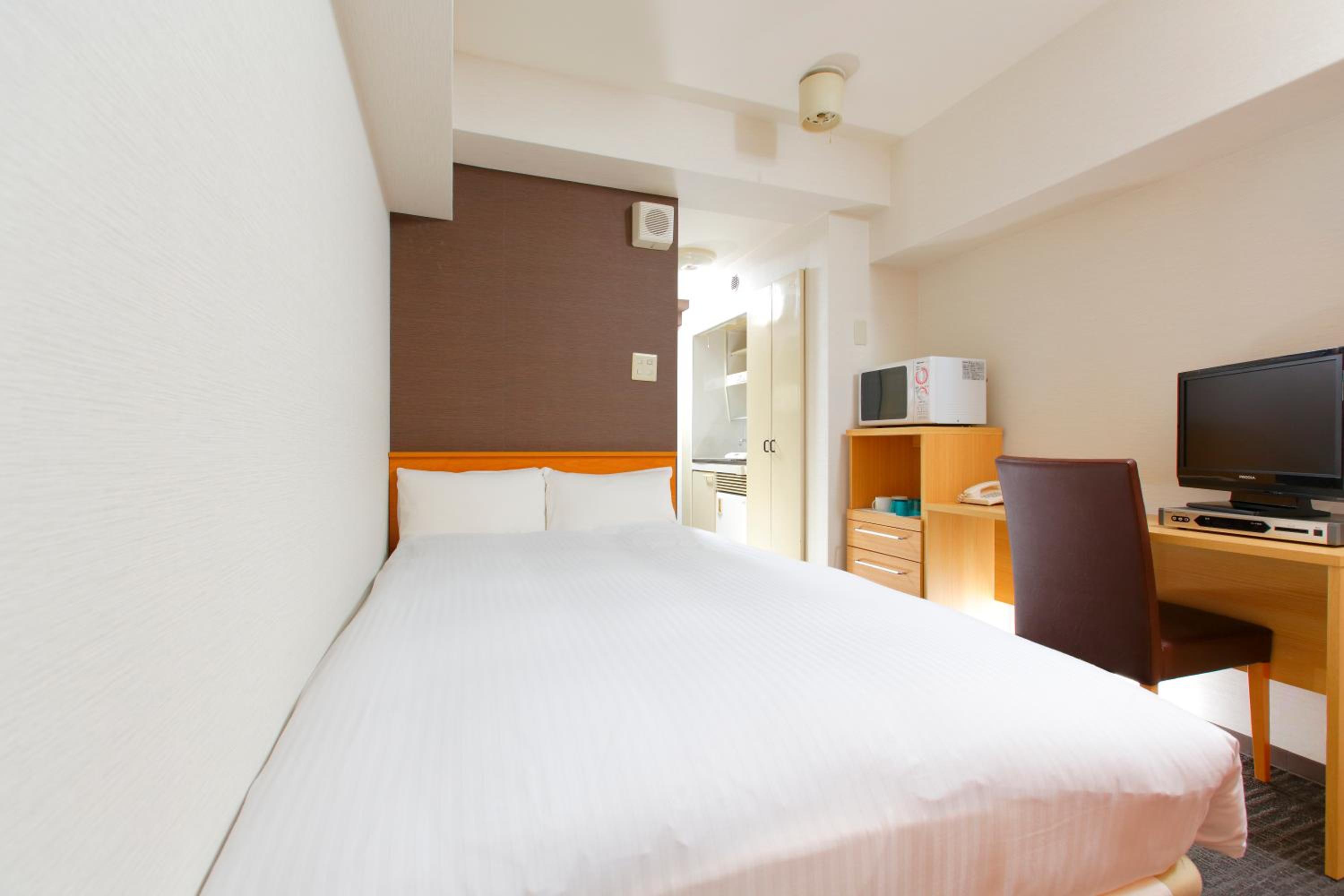 Small Double Room - House Keeping is Optional with Additional Cost photo 1
