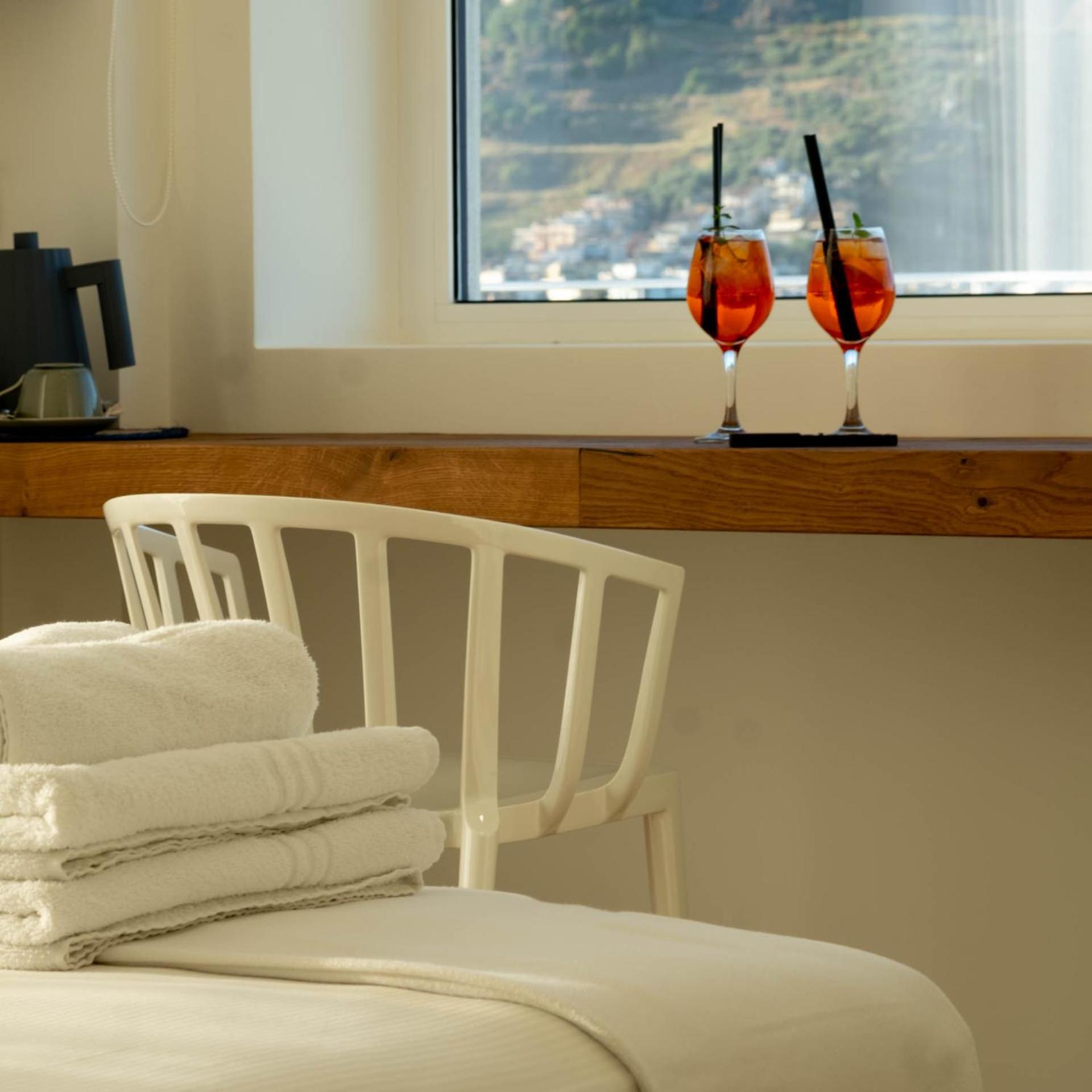 Deluxe Double Room with Sea View - Photo 1