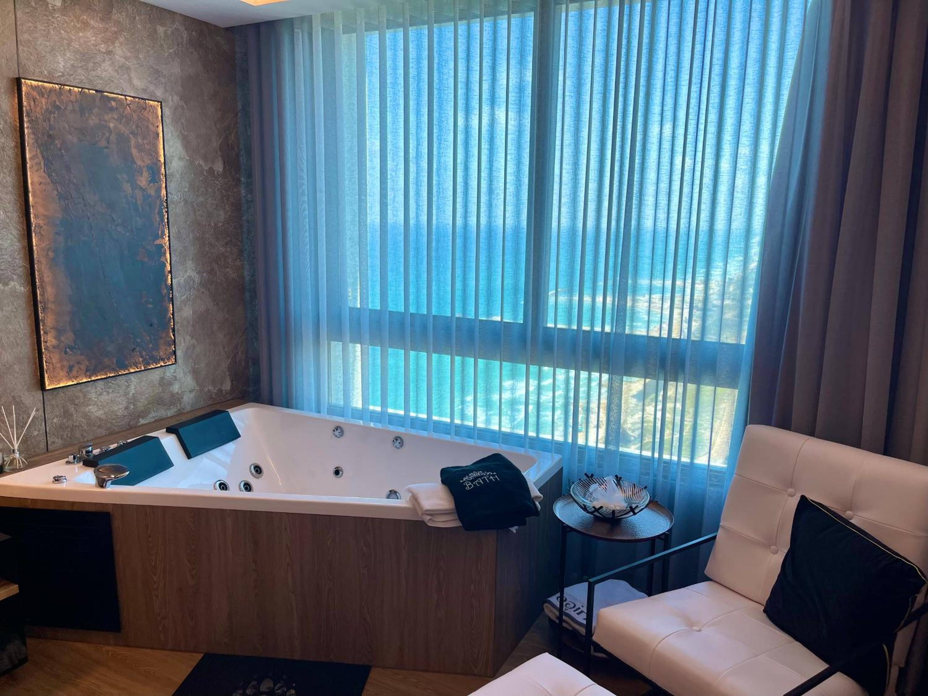 Studio with Spa Bath - Photo 4
