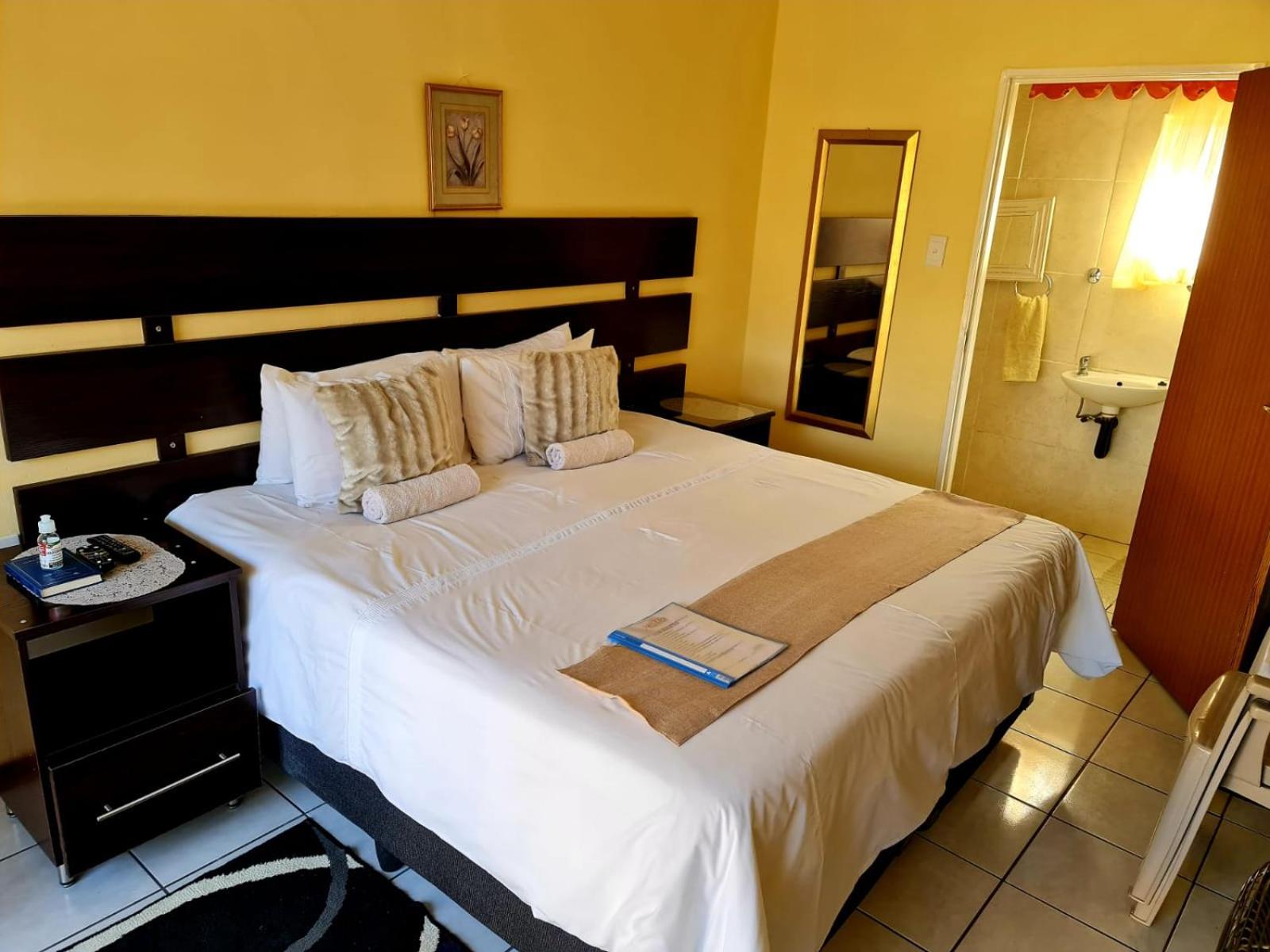 Double or Twin Room - Photo 8
