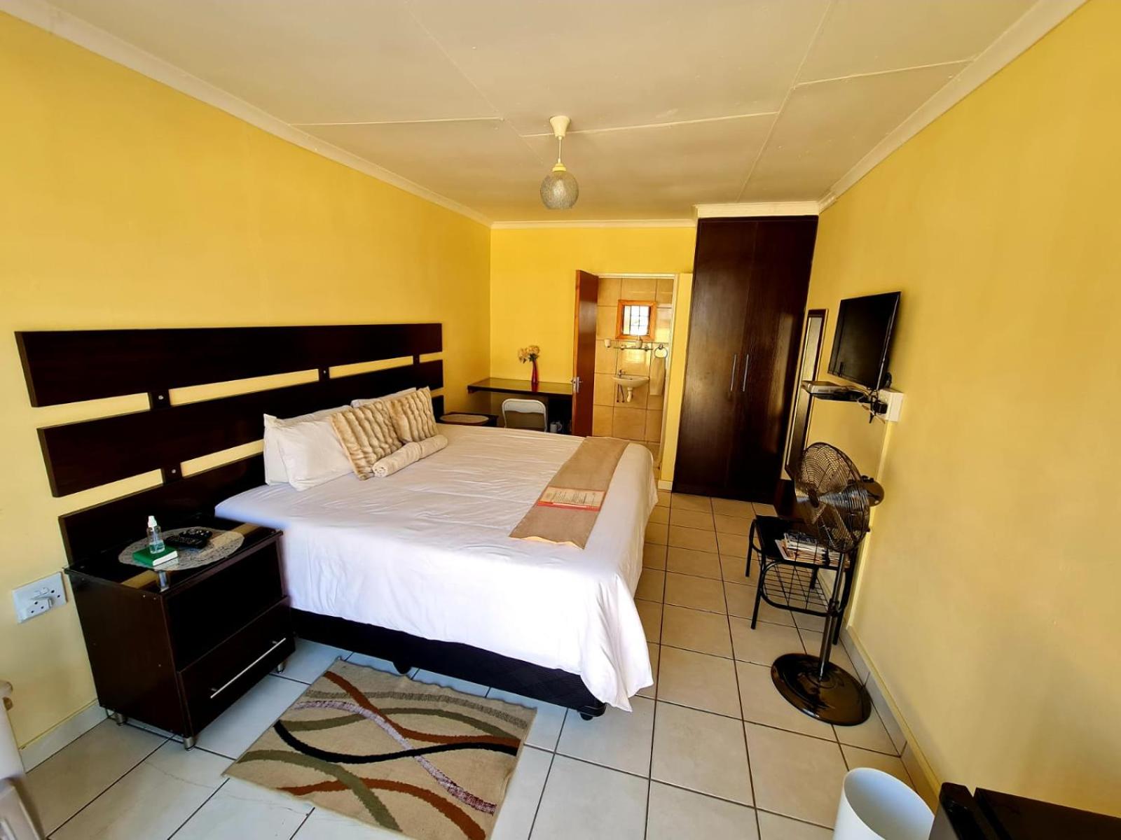 Double or Twin Room - Photo 6
