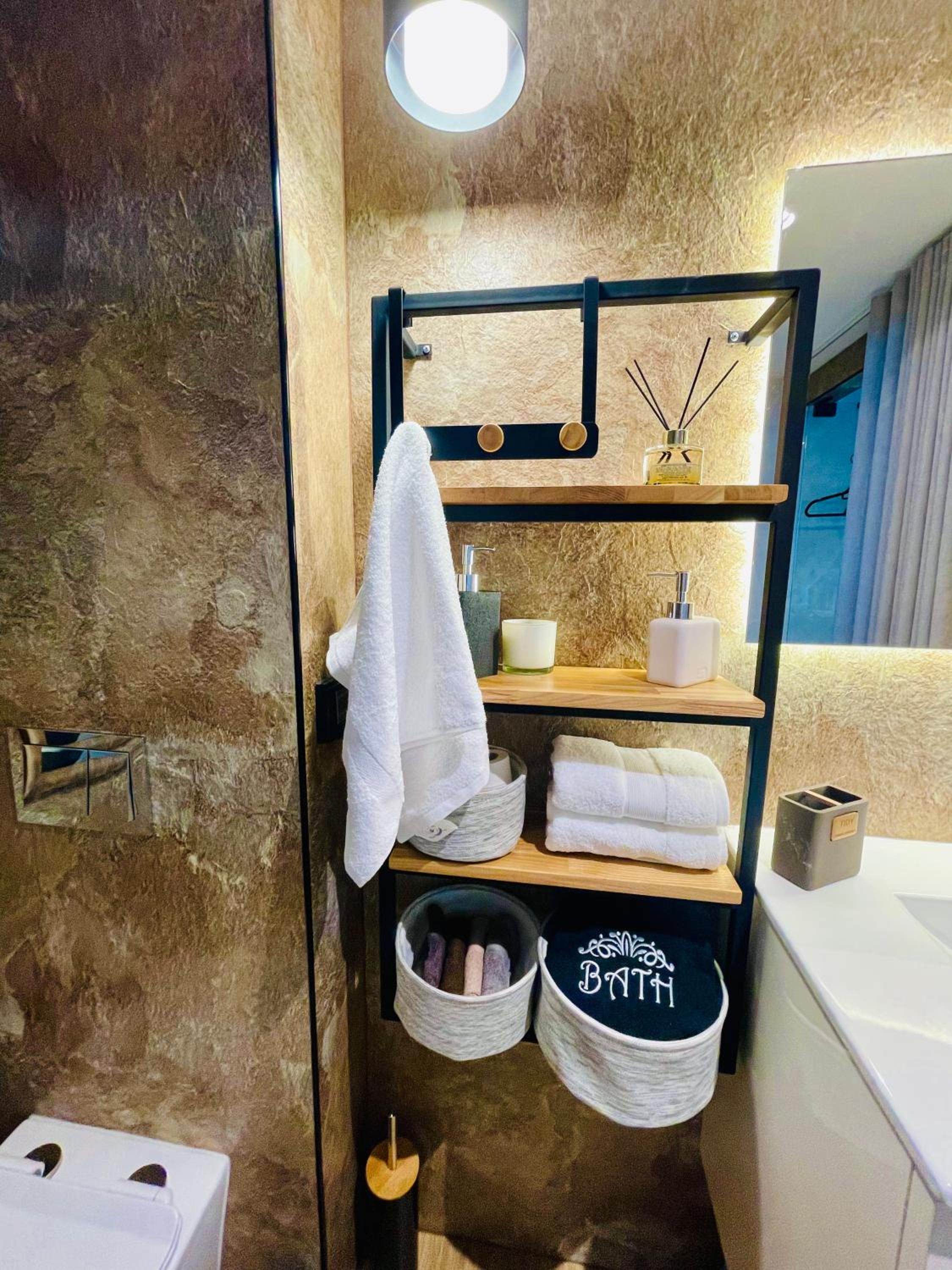 Studio with Spa Bath - Photo 10