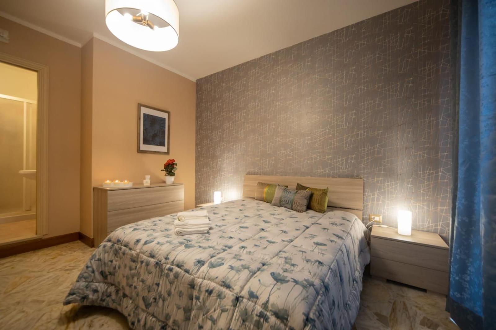 Double Room with Private Bathroom - Photo 11