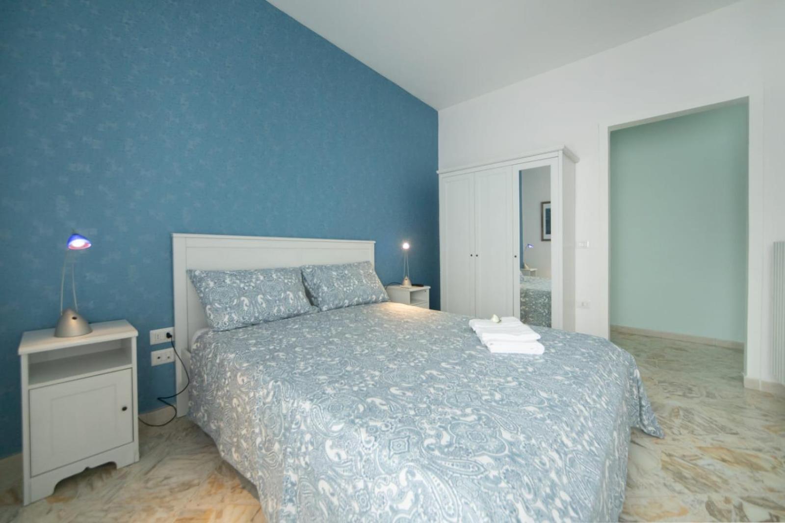 Double Room with Private Bathroom - Photo 3