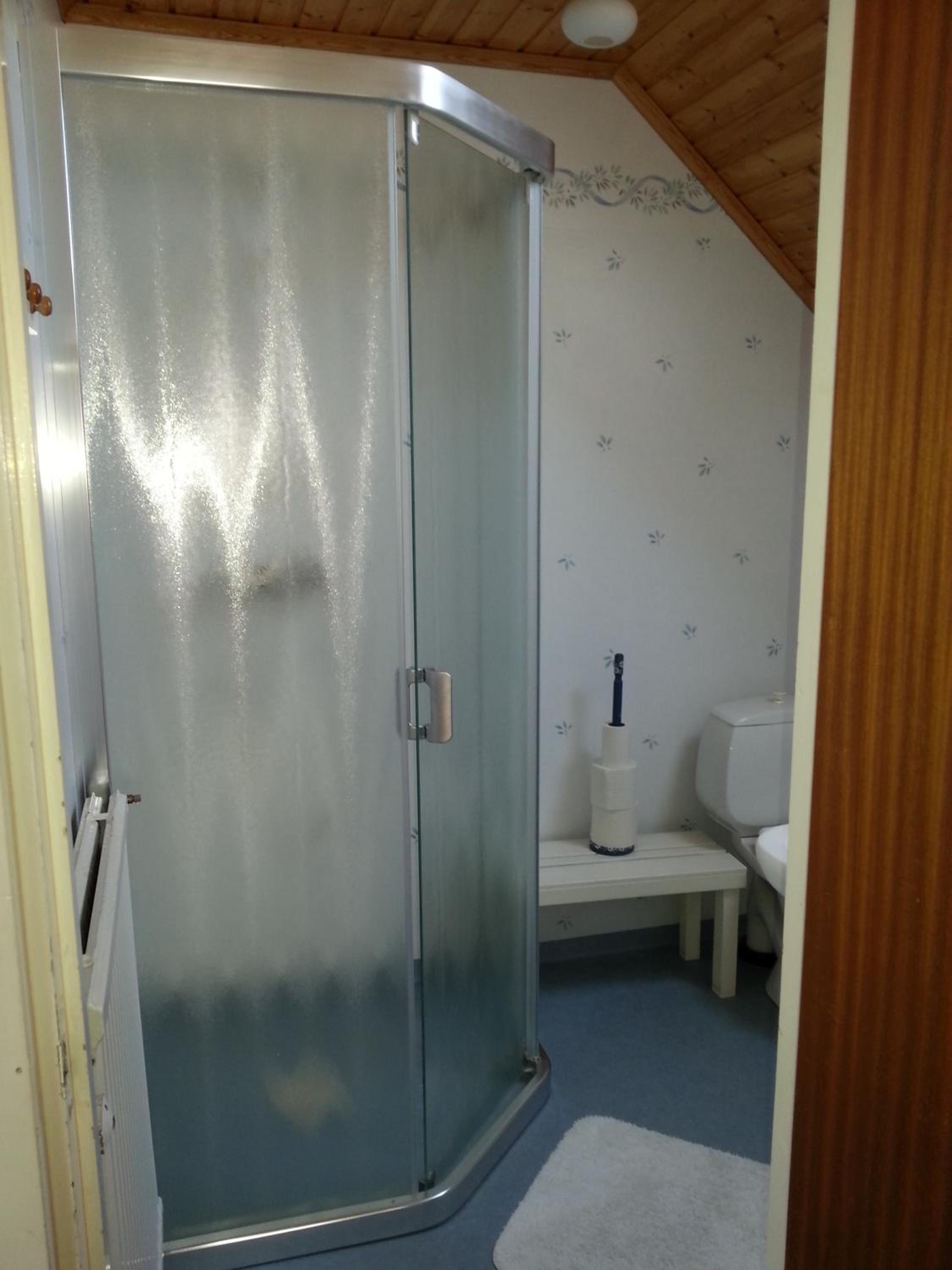 Single Room with Shared Bathroom photo 2