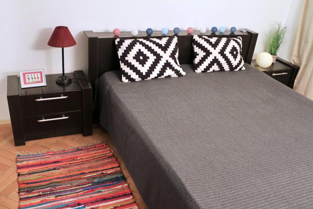 One-Bedroom Apartment - Photo 1