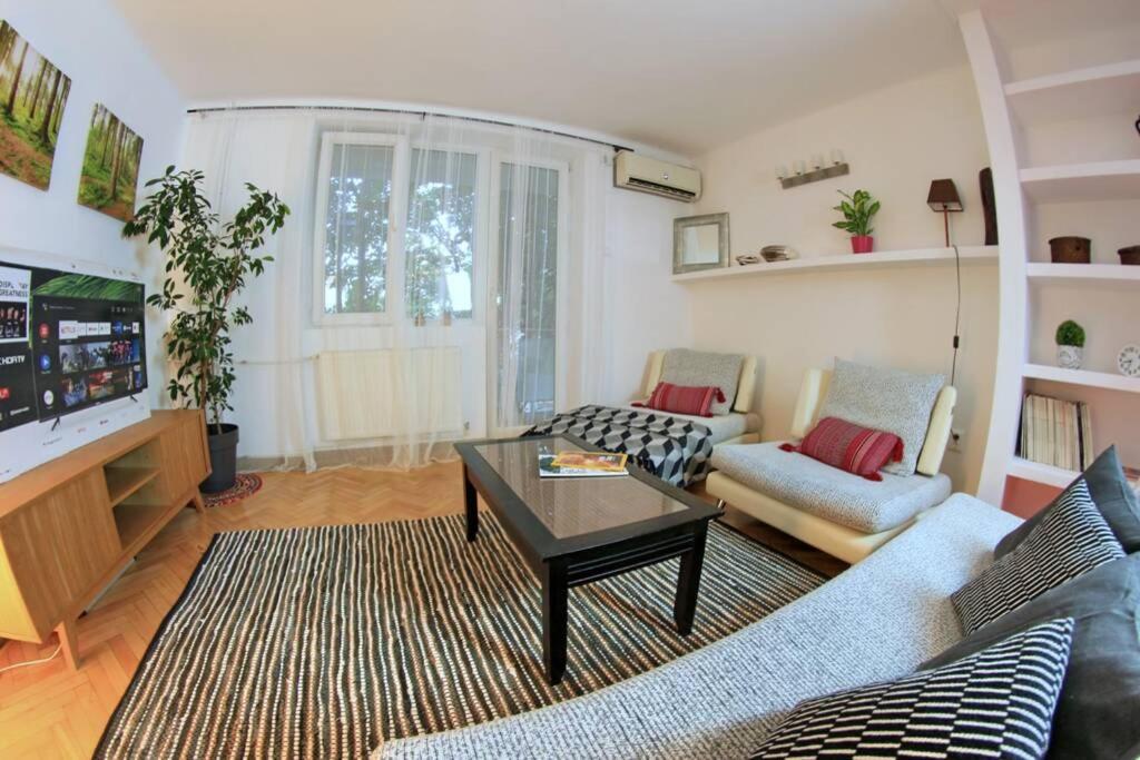One-Bedroom Apartment - Photo 13