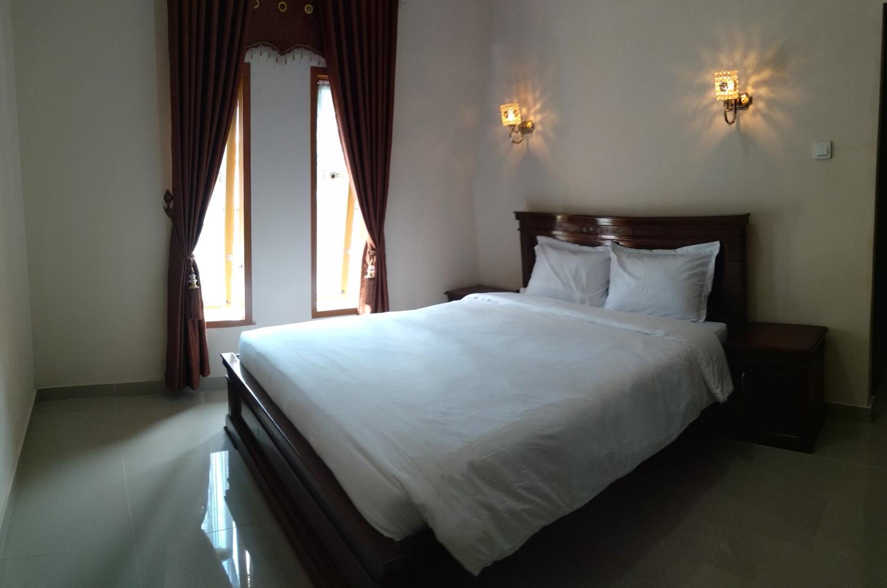 Double Room with Private Bathroom photo 1