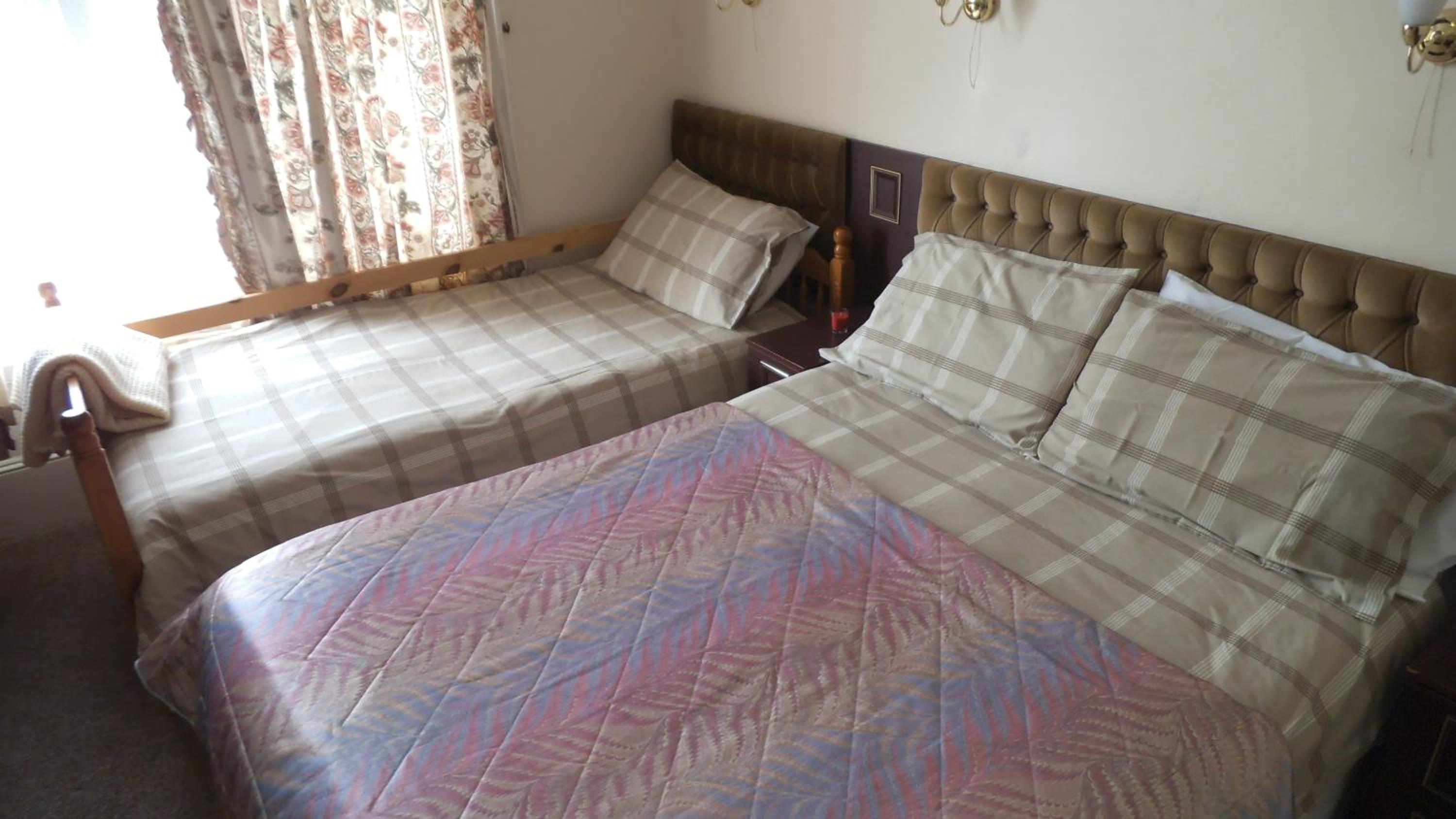 Double Room - Photo 2