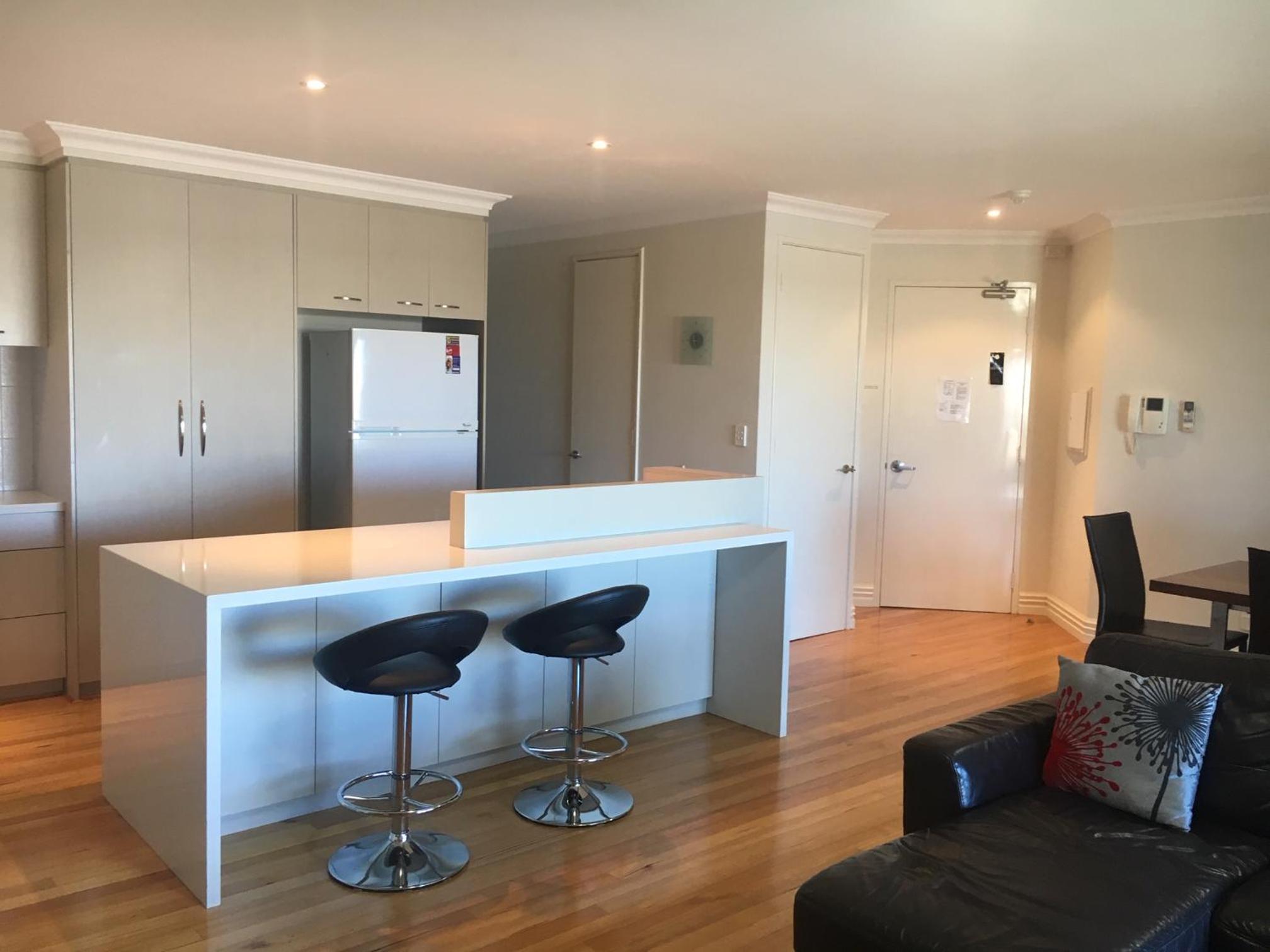 Executive Apartment with Harbor Views