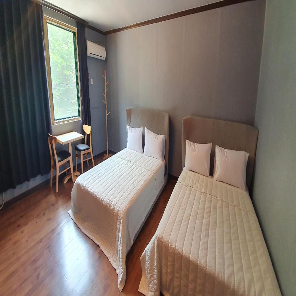 Deluxe Twin Room - Photo 3