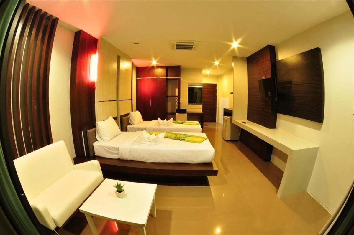 Deluxe Twin Room with Garden View photo 3