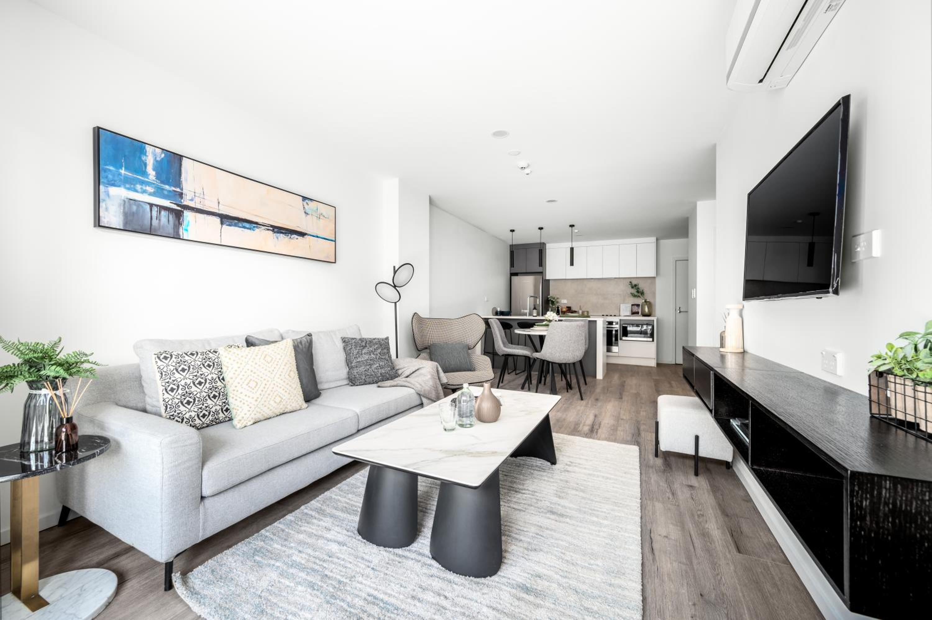 One-Bedroom Apartment - Photo 1