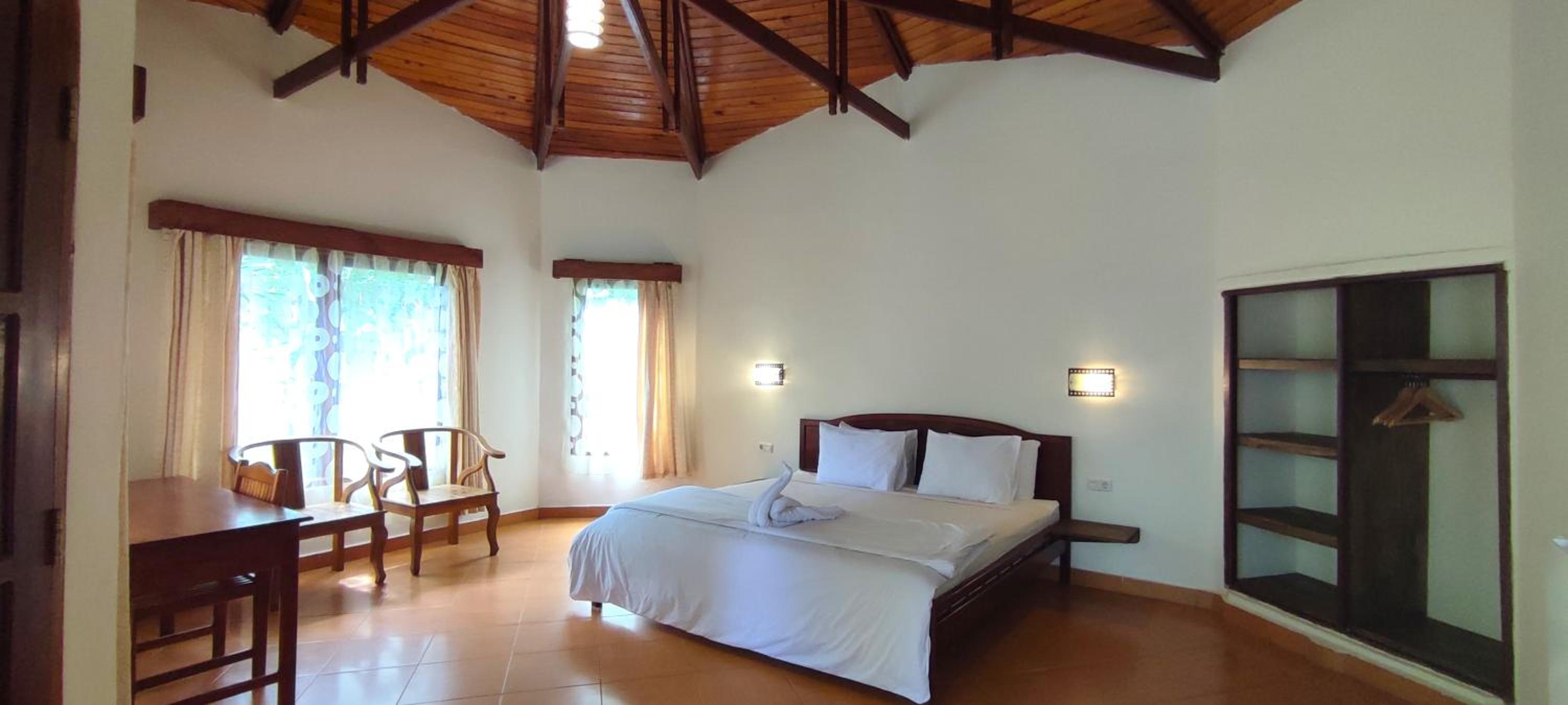 Deluxe Double Room - Photo 12