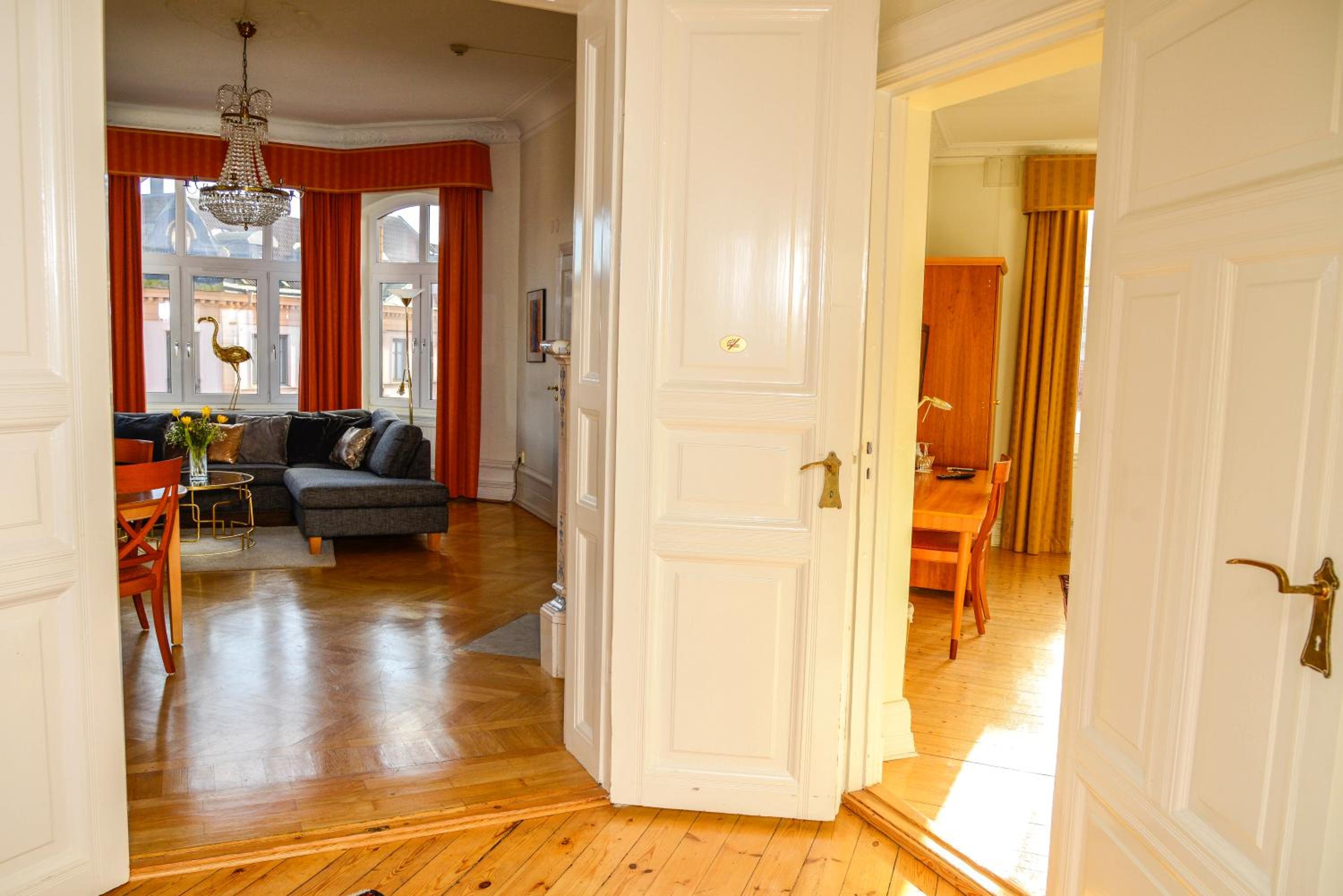 King Suite - Photo 12