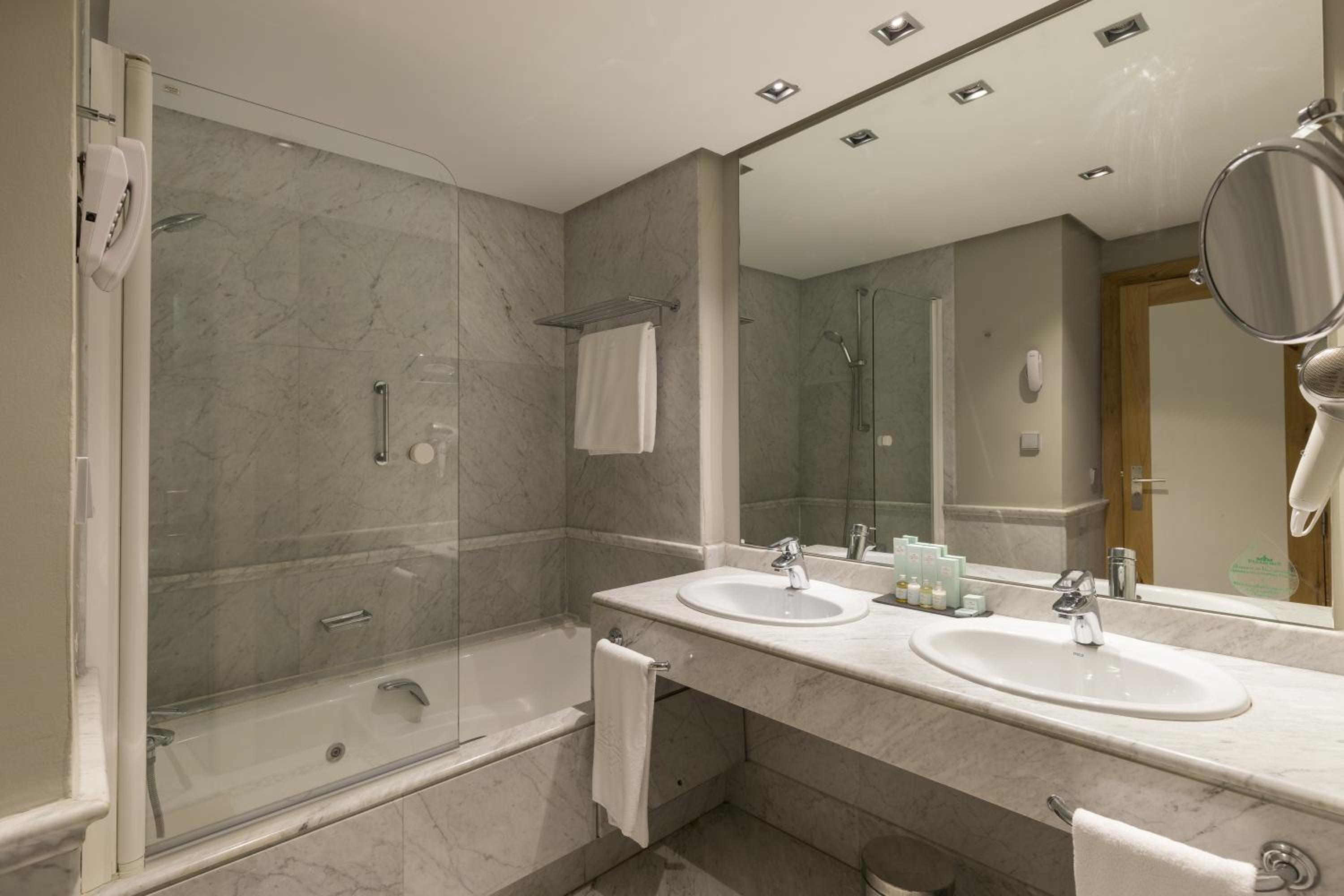 Superior Double Room - Photo 3