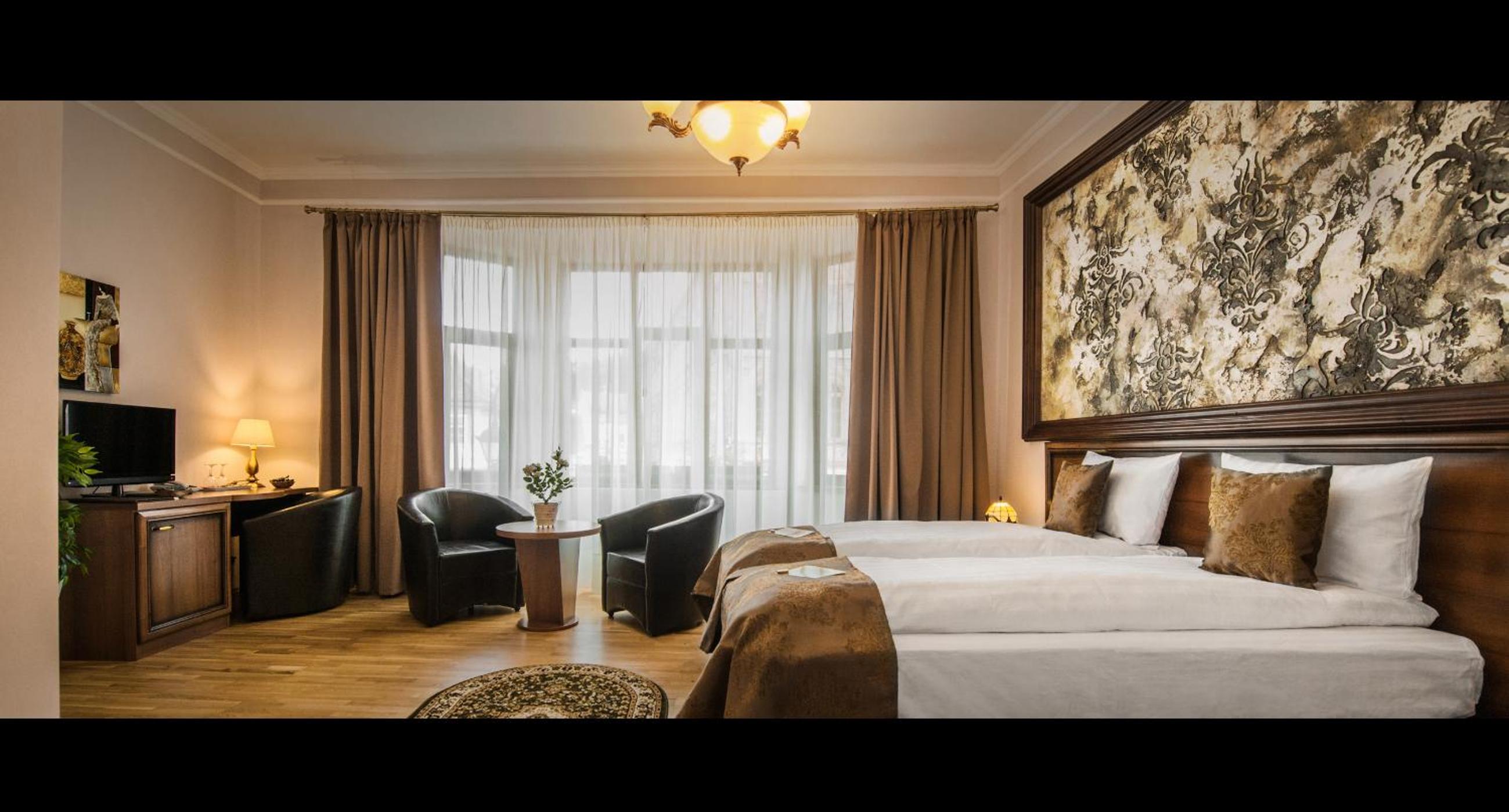 Superior Double or Twin Room photo 3