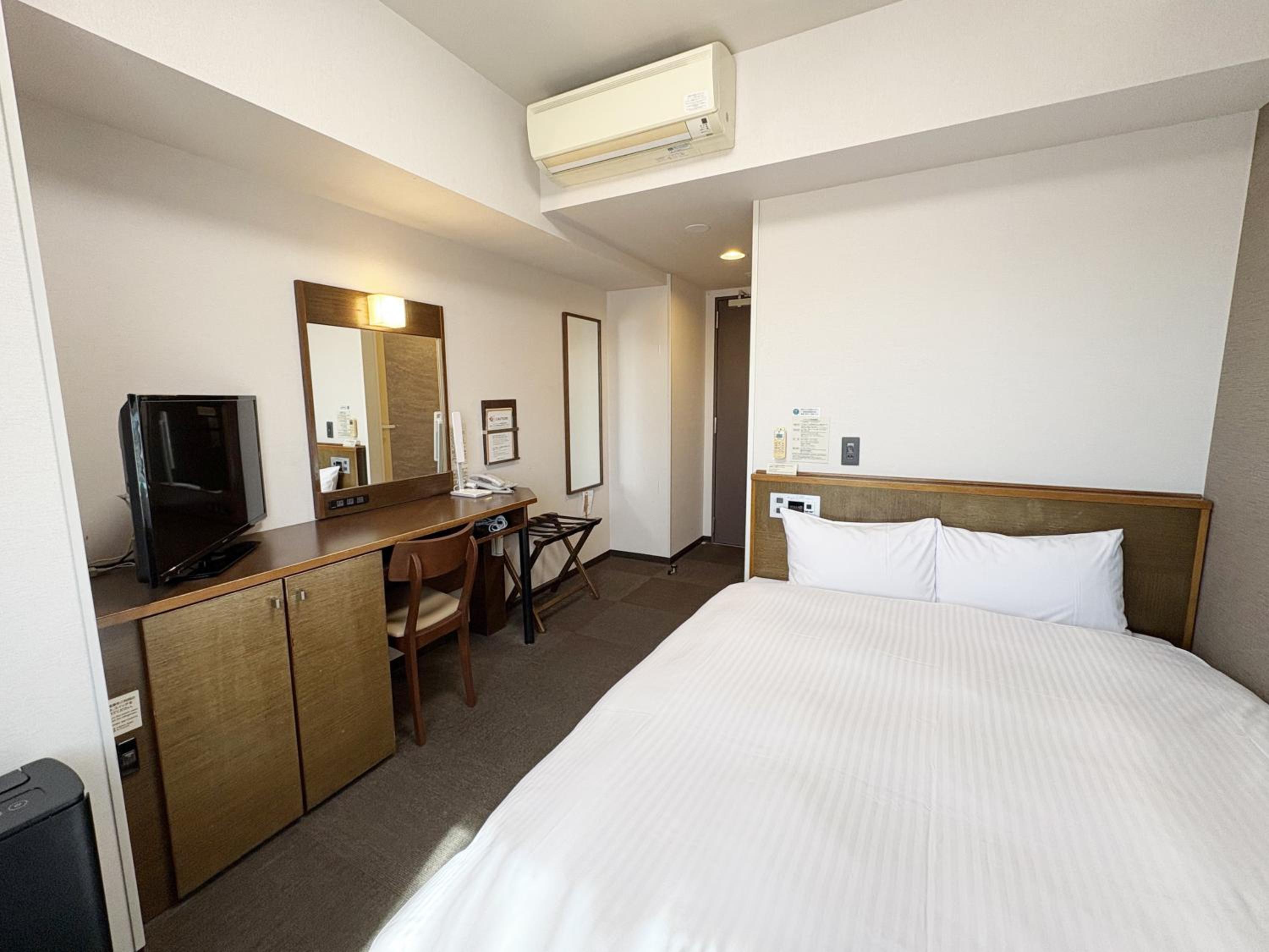Double Room with Small Double Bed - Non-Smoking - No Daily Cleaning