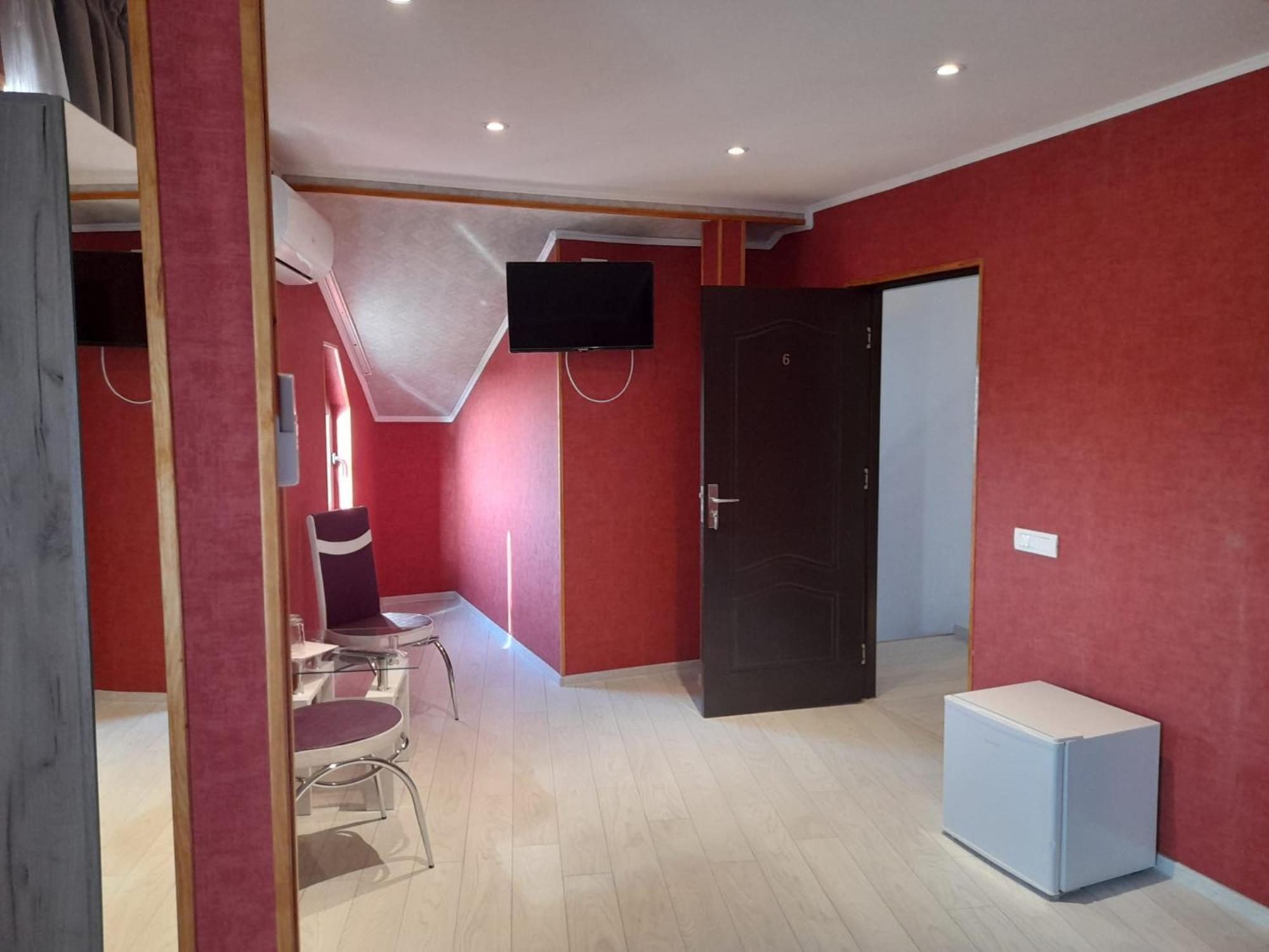 Deluxe King Room photo 2
