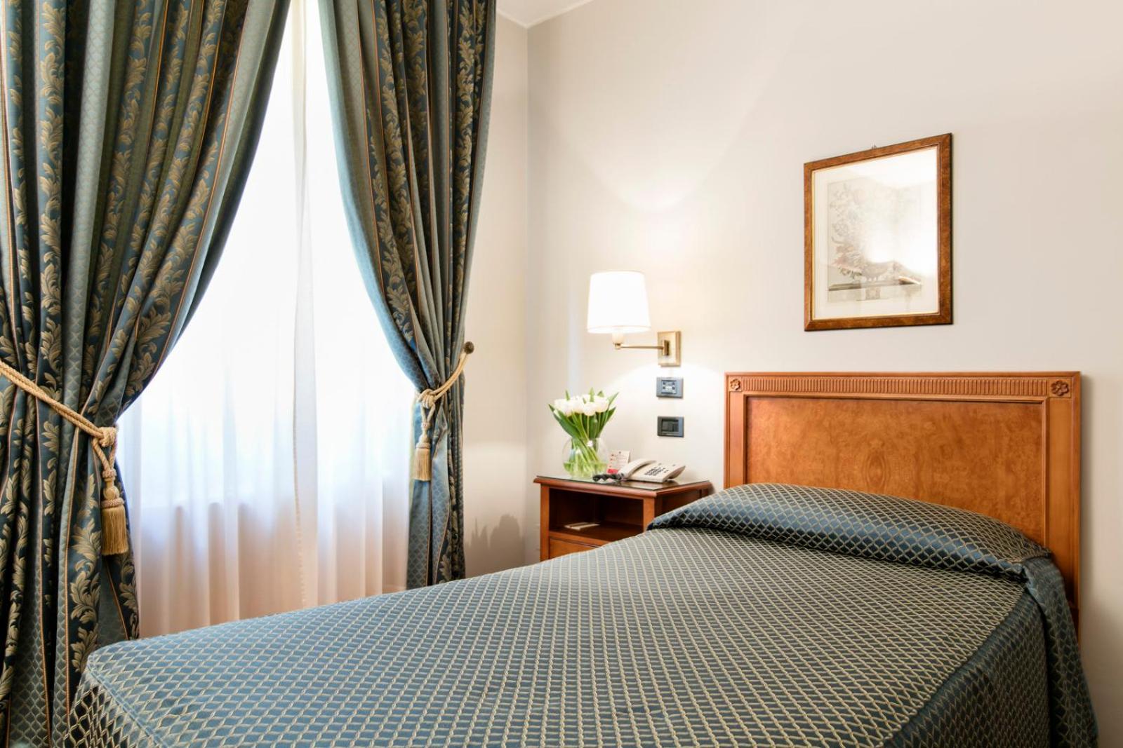 Large Single Room photo 2