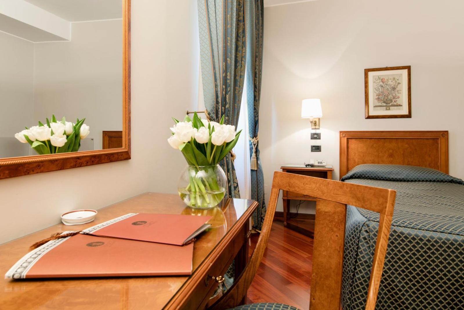 Large Single Room photo 3