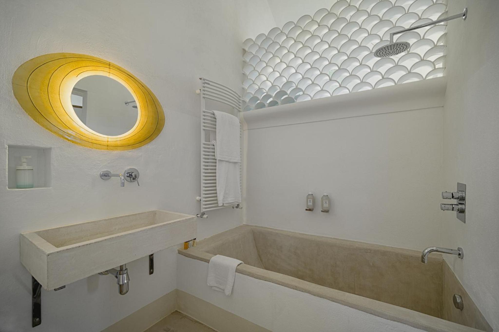Deluxe Junior Suite - Photo 2