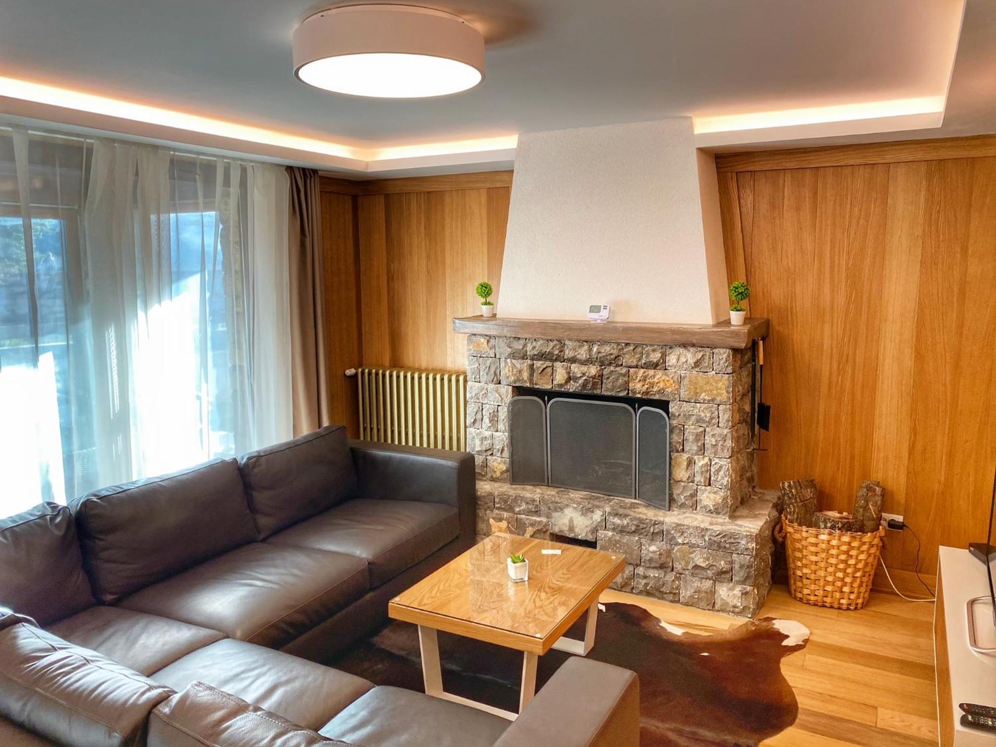 Two-Bedroom Apartment - Photo 3