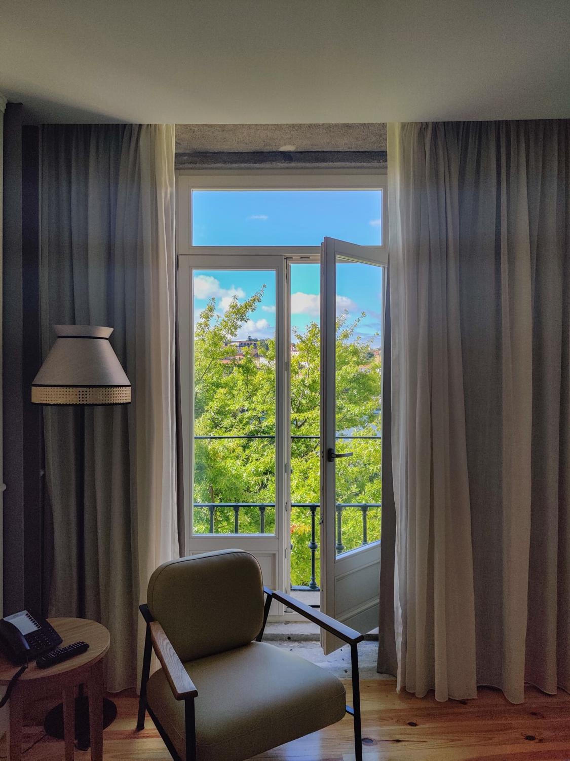Premium Double Room - Photo 8