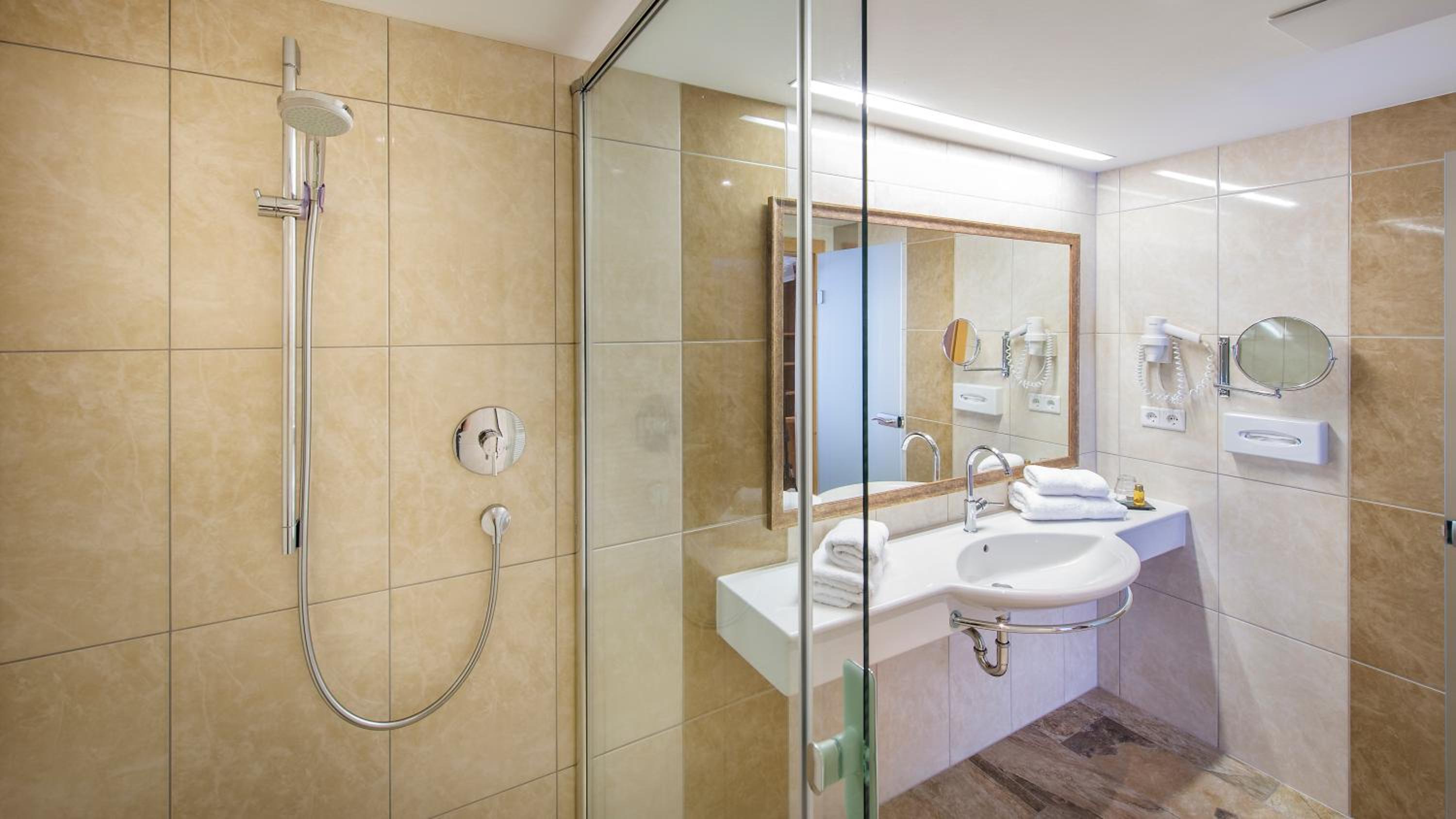 Double Room - Photo 6