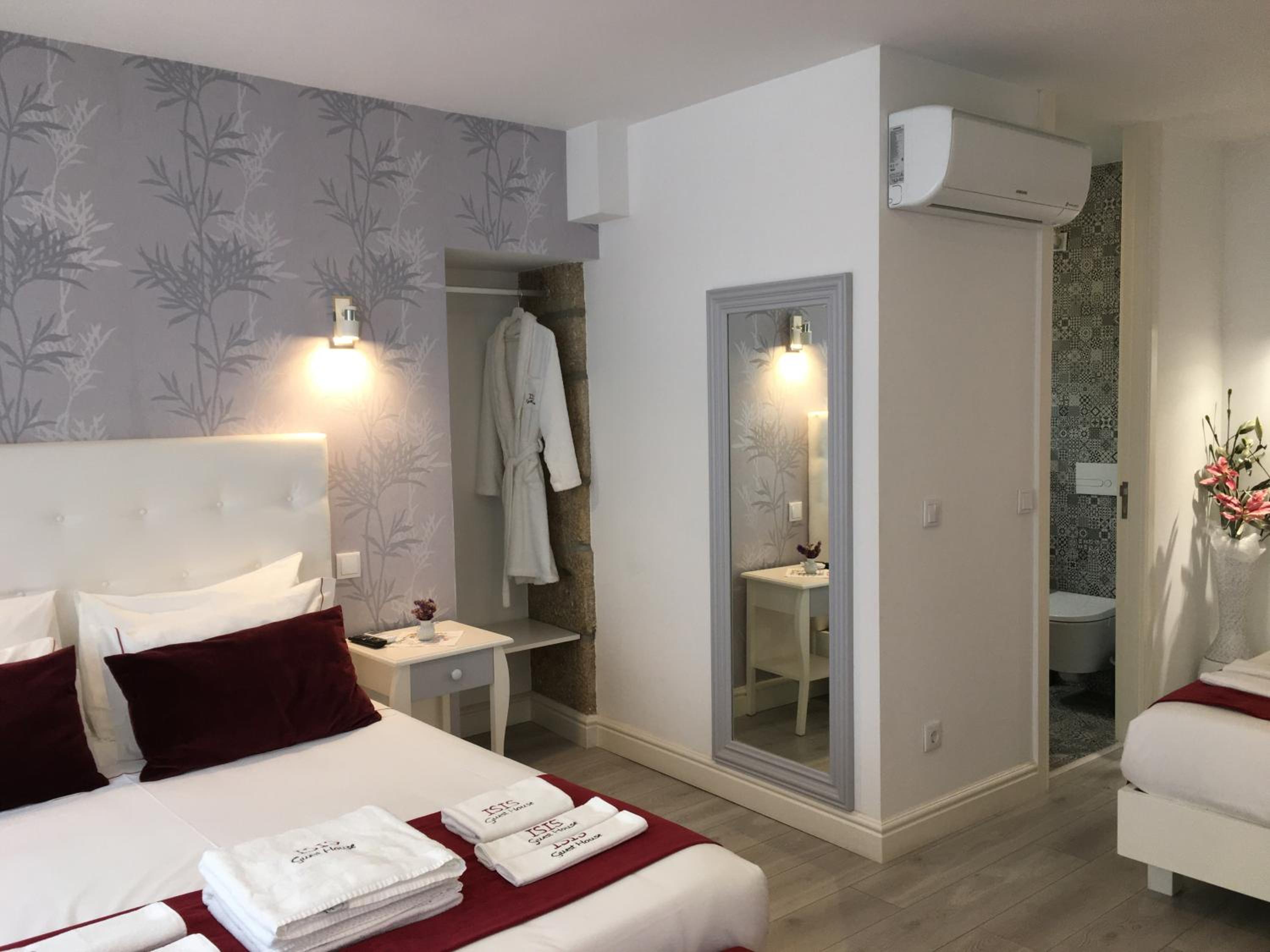 Double Room with Private Bathroom photo 1