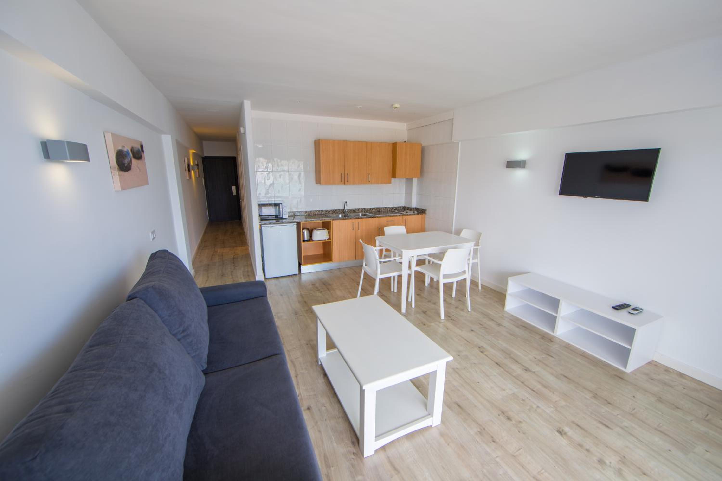 Two Bedrooms Apartment with Sea View