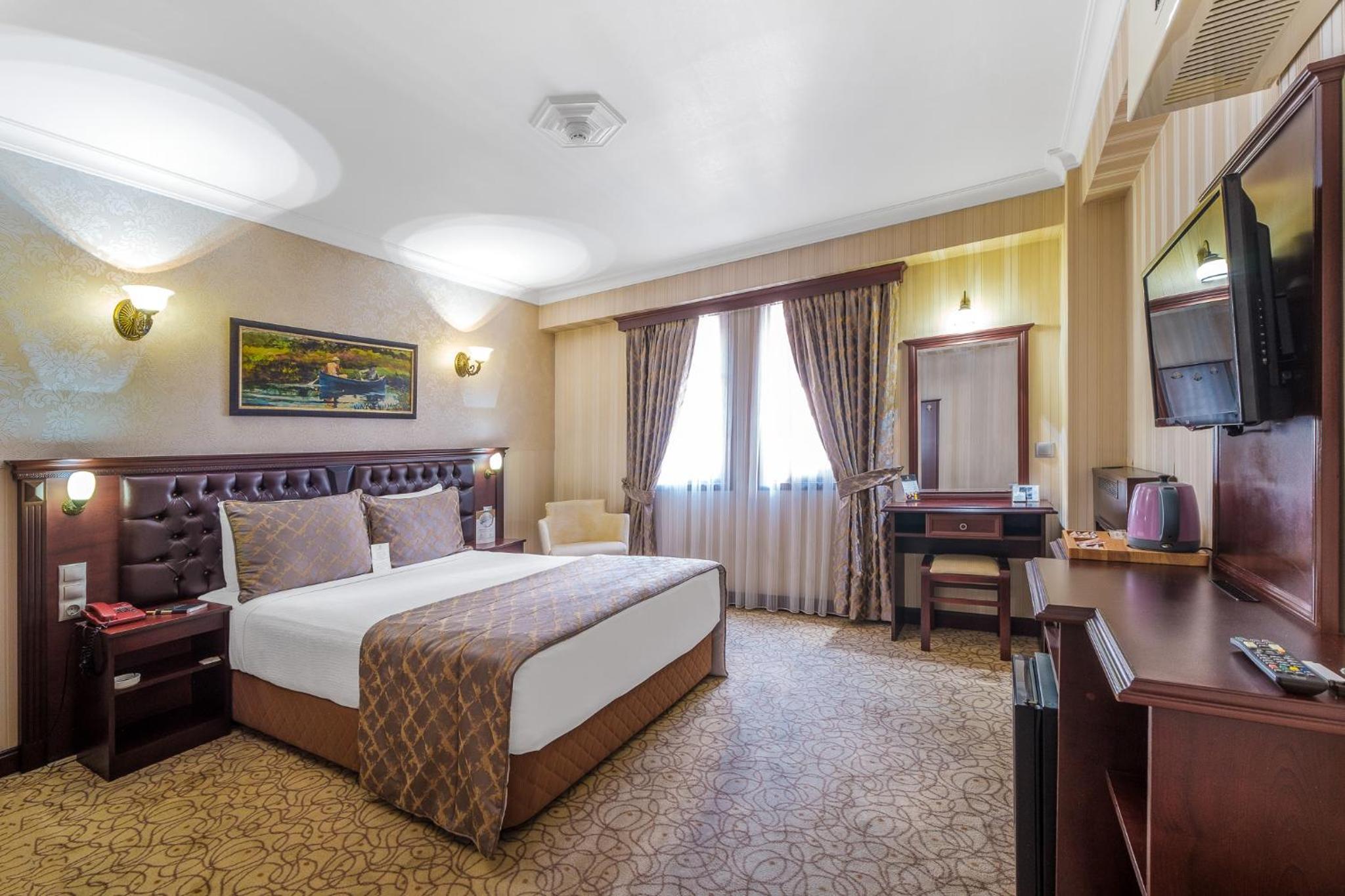 Standard Double or Twin Room photo 1