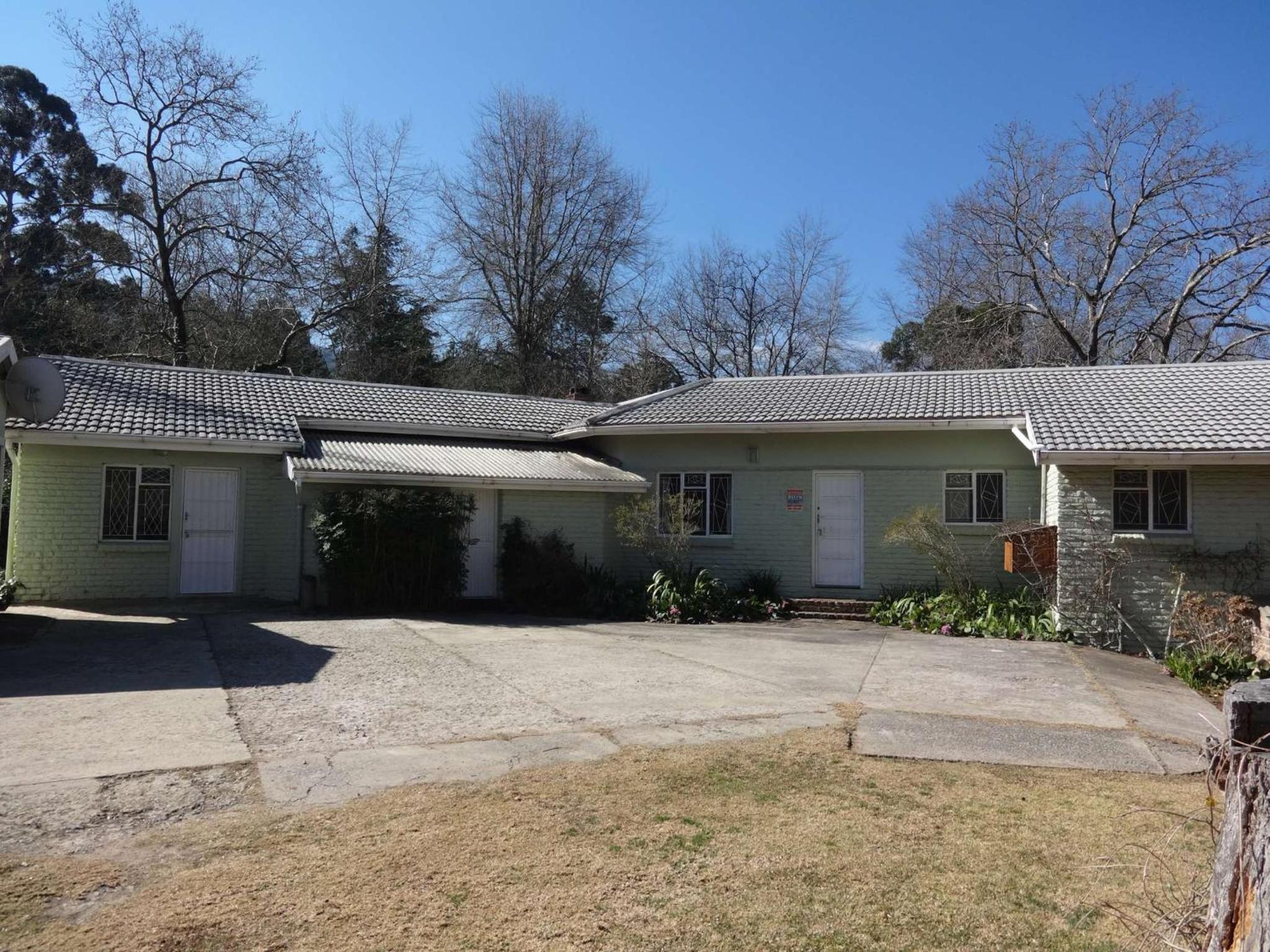 Four-Bedroom House - Photo 2